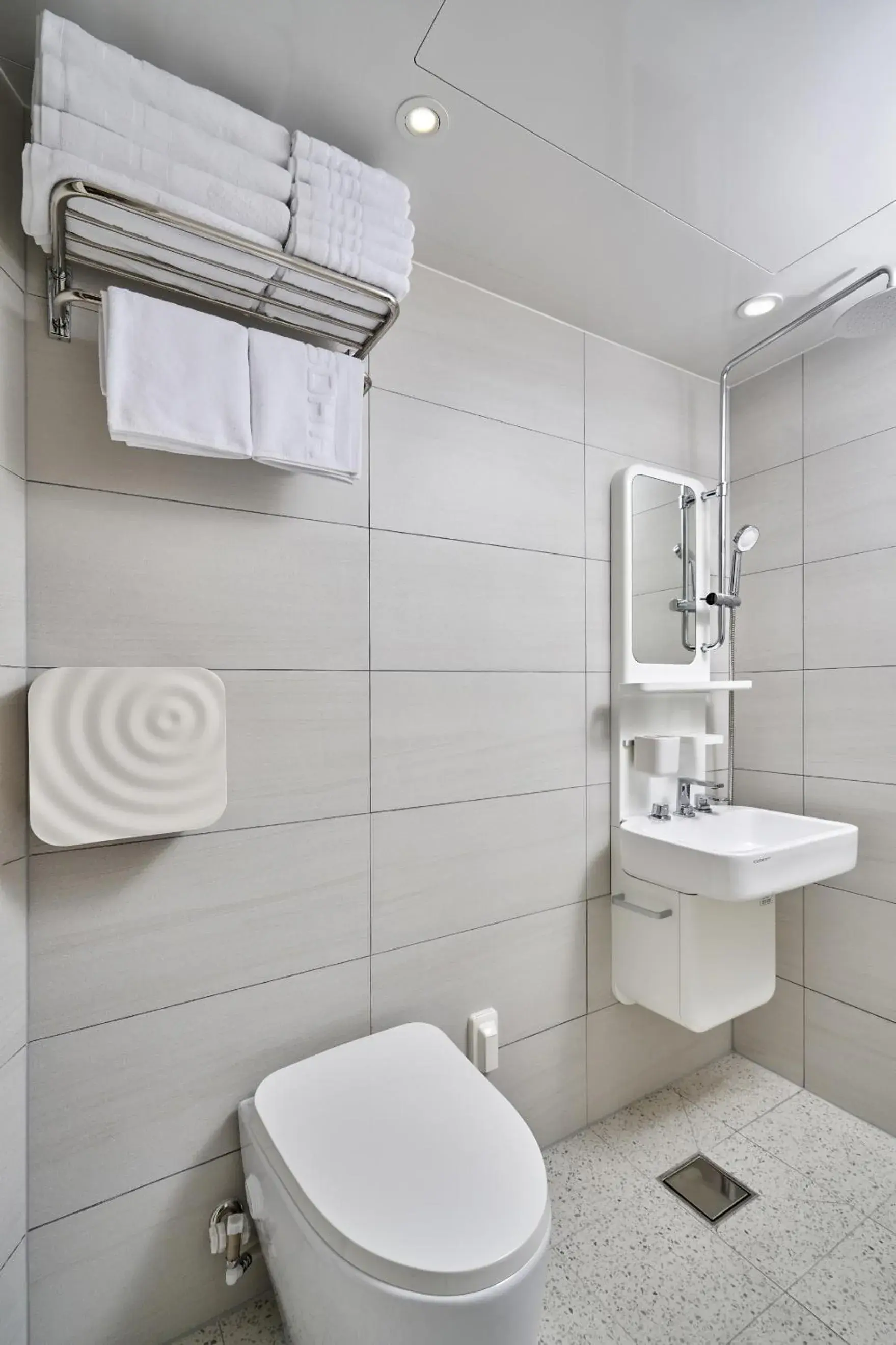 Bed in 4-Bed Female Dormitory Room in H HOSTEL Itaewon Bed in 4-Bed Female Dormitory Room in H HOSTEL Itaewon