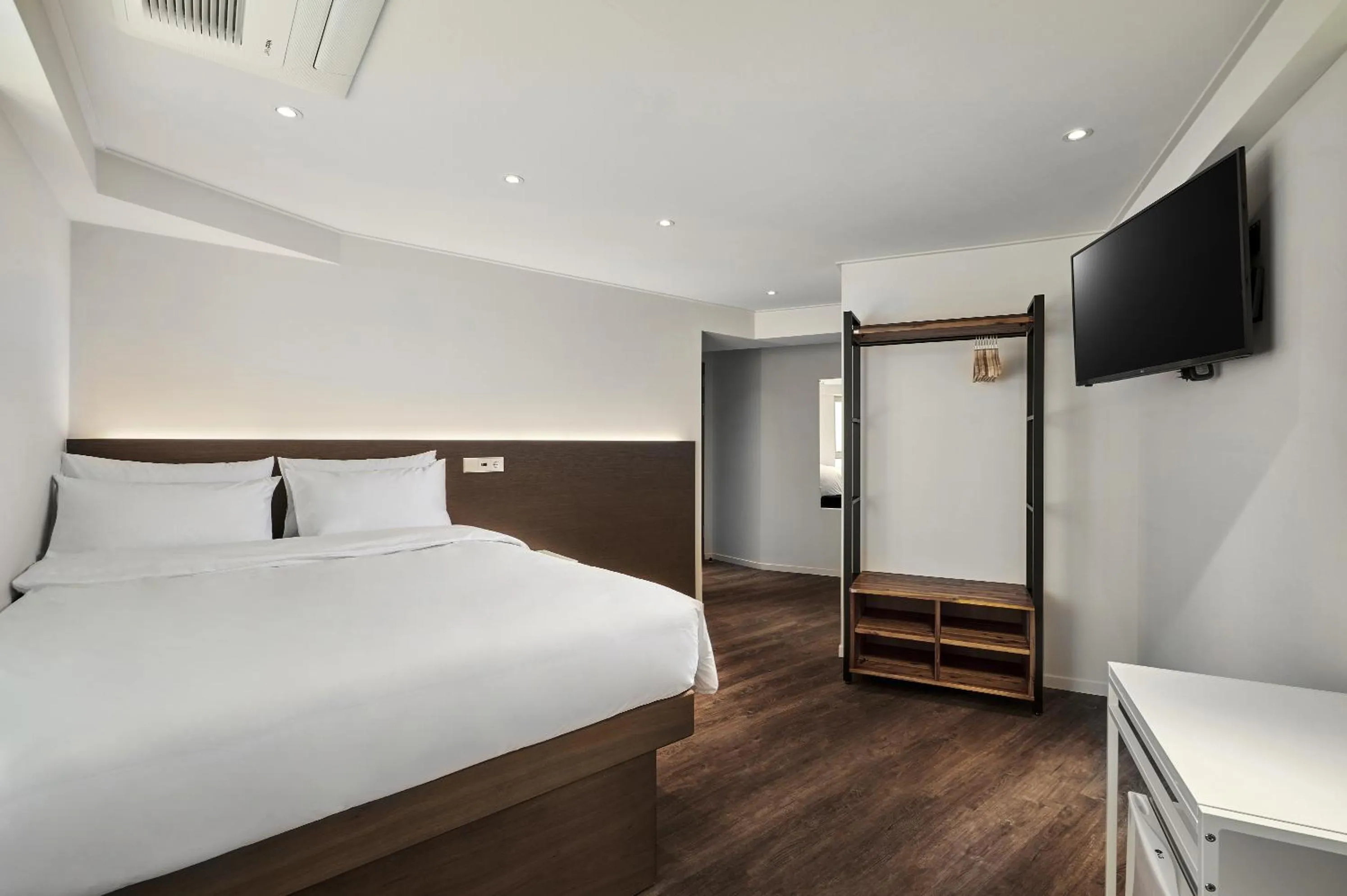 Bedroom, Bed in H HOSTEL Itaewon