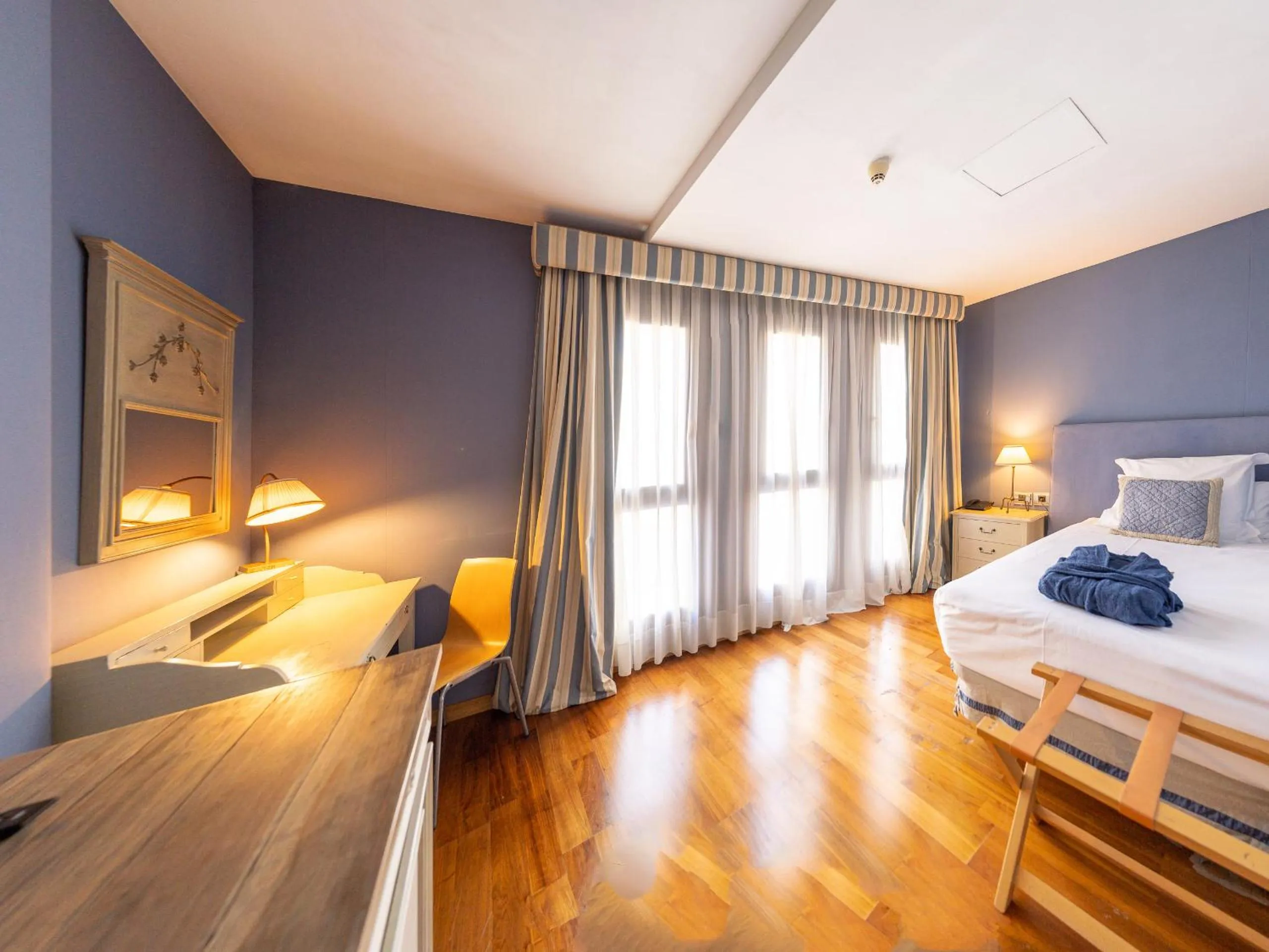 Photo of the whole room, Bed in Hotel Blancafort Spa Termal