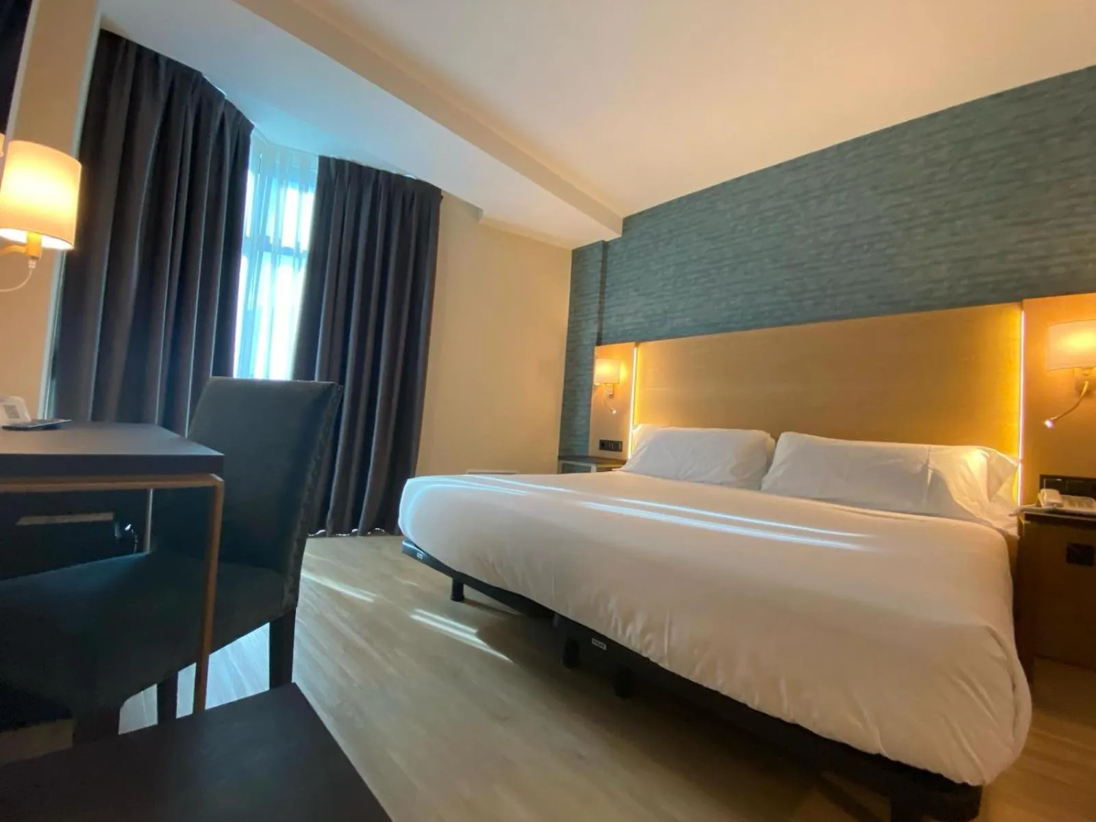 Bed in Hotel Zentral Gijón Rey Pelayo