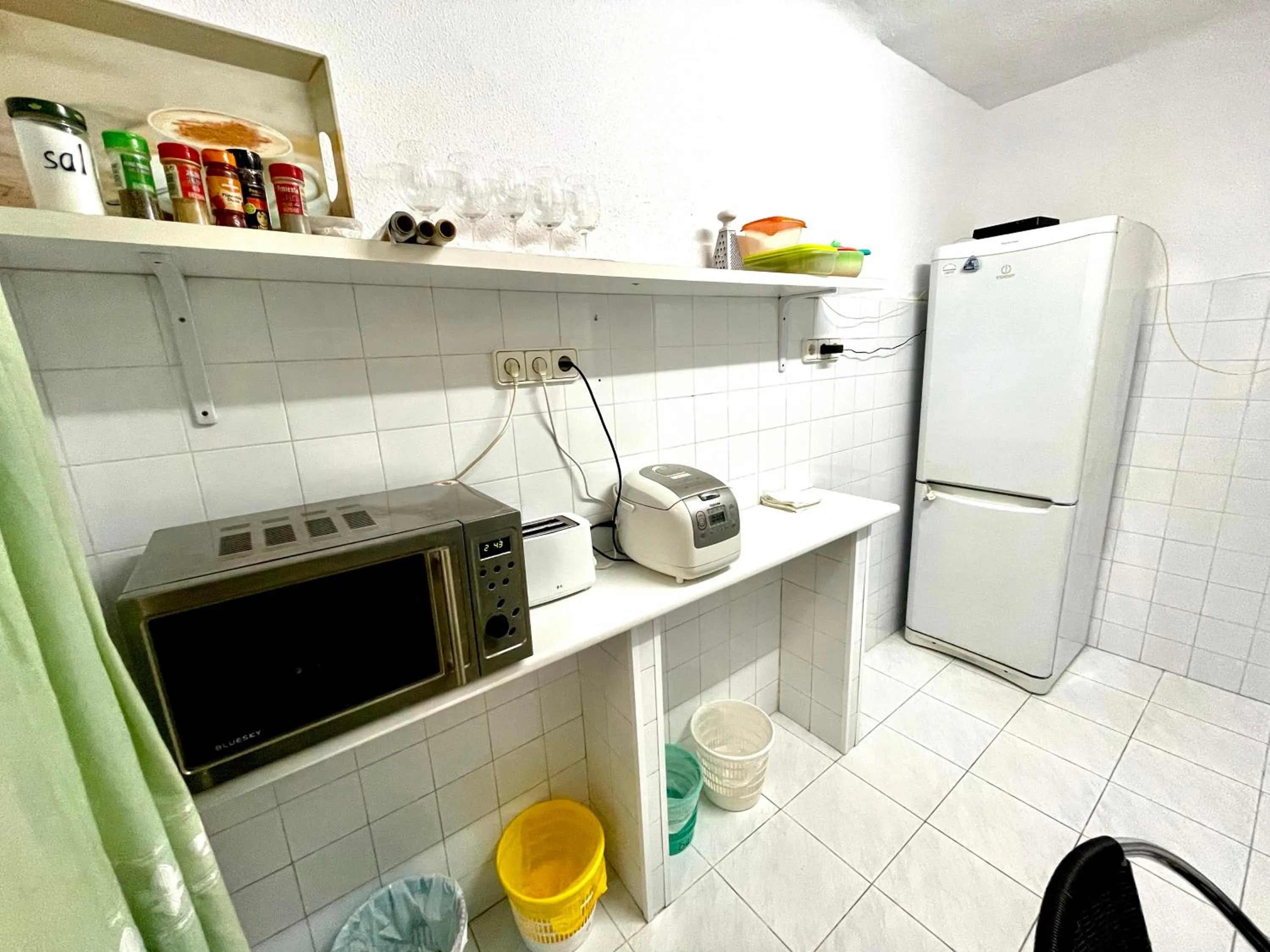 Kitchen or kitchenette in Las habitaciones en Alicante