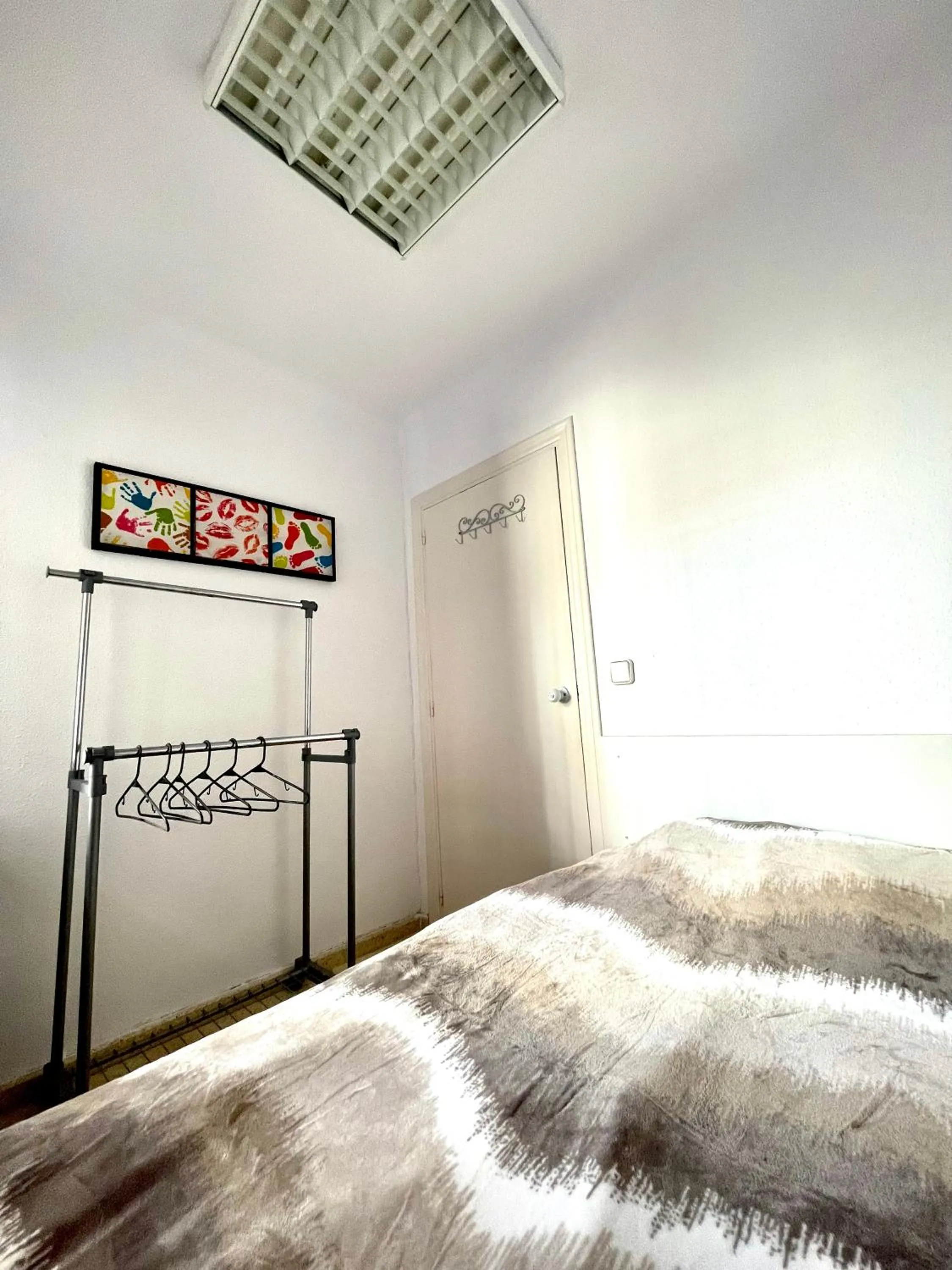 Photo of the whole room, Bed in Las habitaciones en Alicante