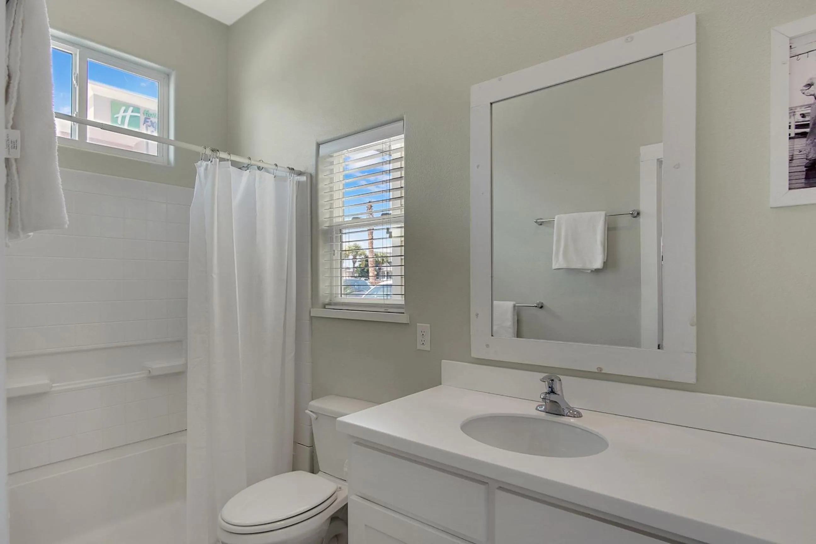 Property building in Beach Club 1