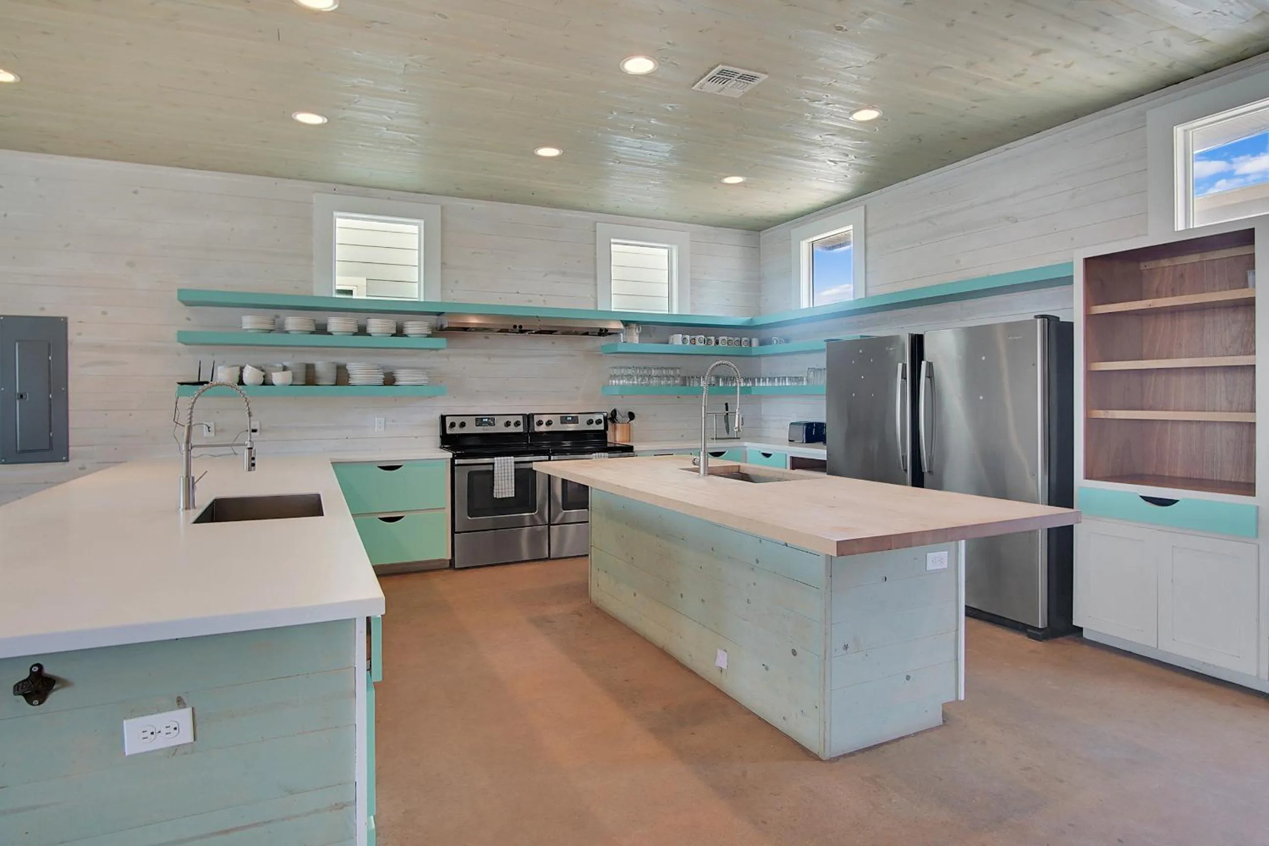 Property building in Beach Club 1