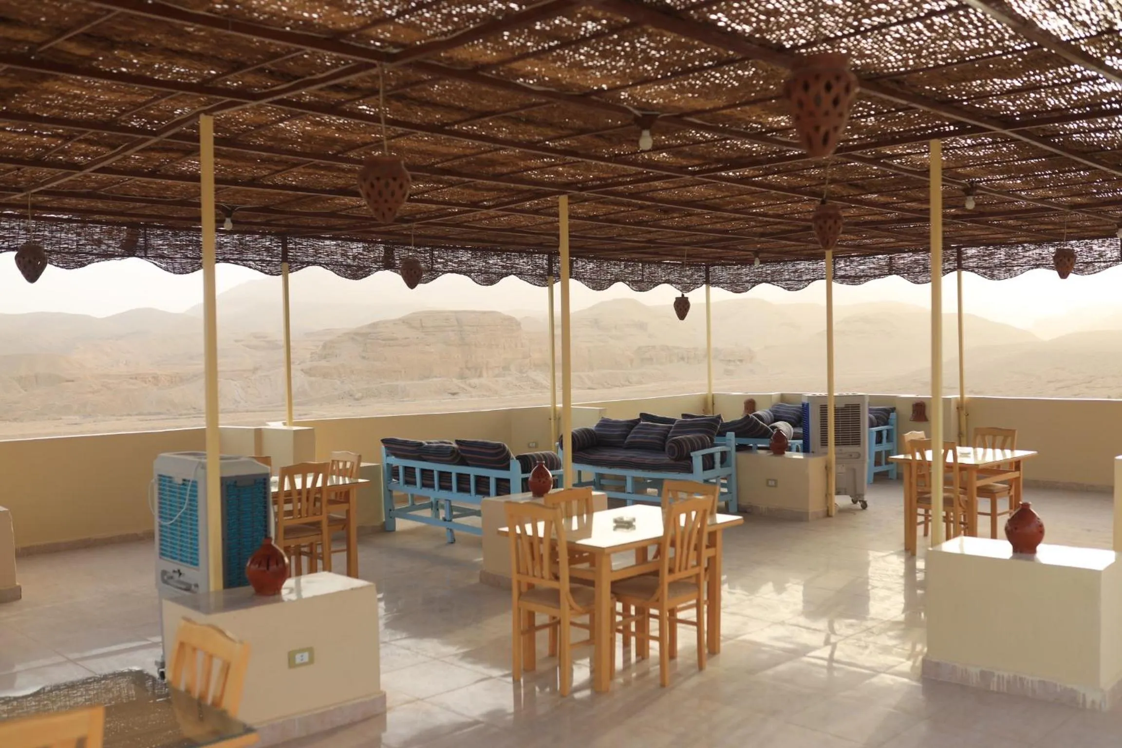 Restaurant/places to eat in Royal Mountain