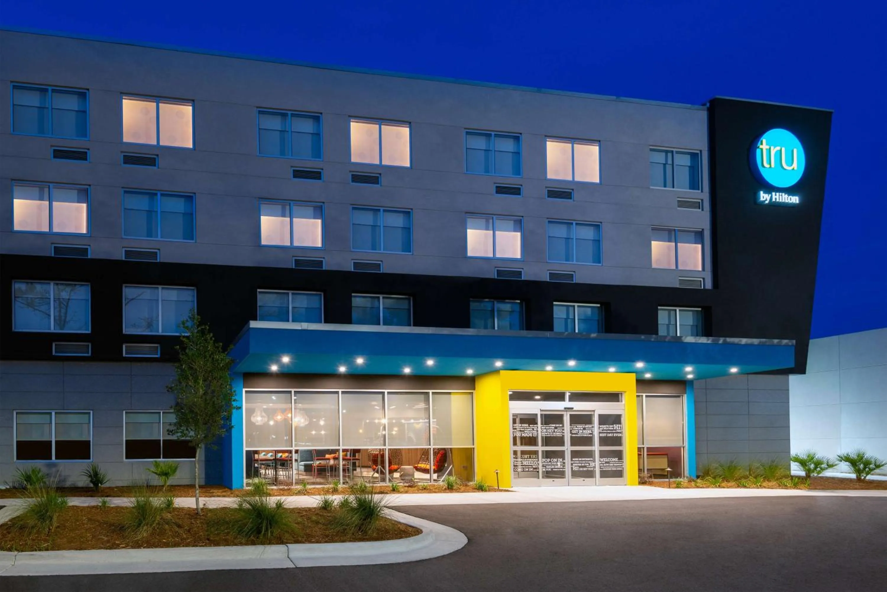 Property building in Tru By Hilton Wilmington