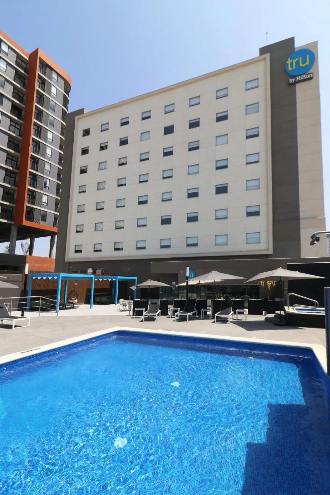 Swimming pool in Tru By Hilton Monterrey Fundidora