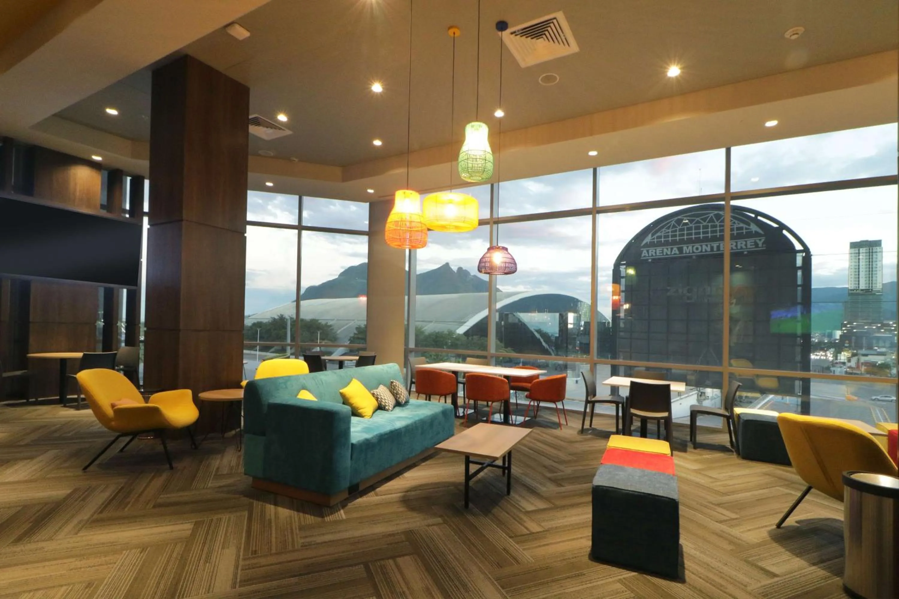 Lobby or reception in Tru By Hilton Monterrey Fundidora