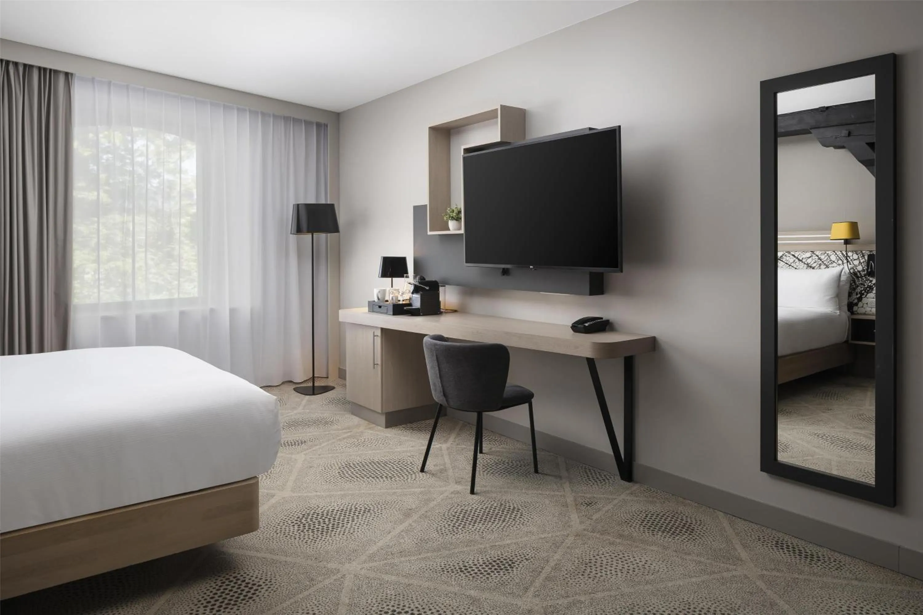 Bedroom, Bed in Hilton Garden Inn Paris La Villette