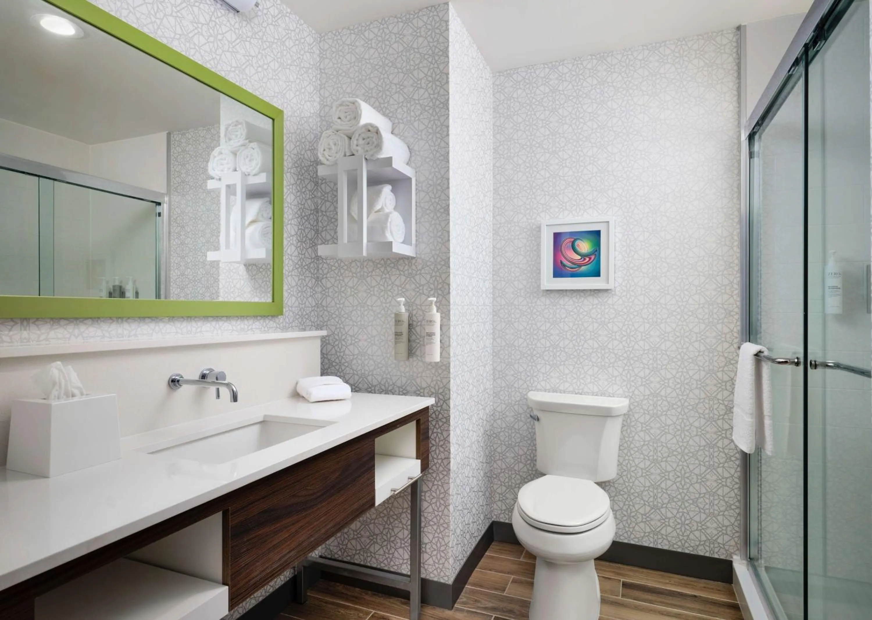 Shower in Hampton Inn Redmond Bend Airport