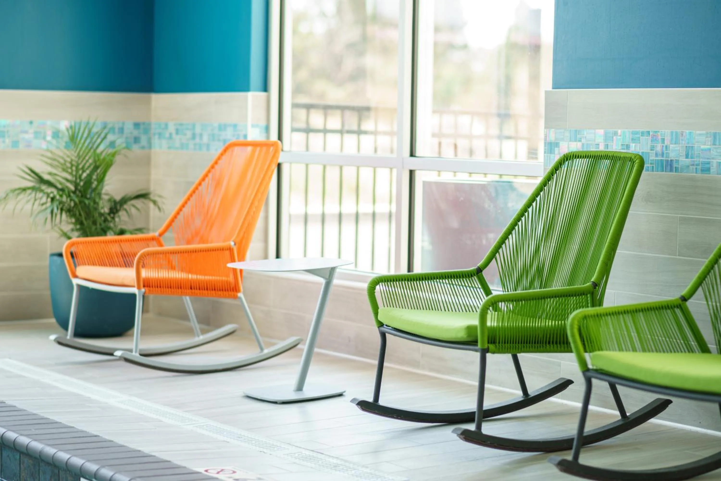 Swimming pool in Hampton Inn Redmond Bend Airport