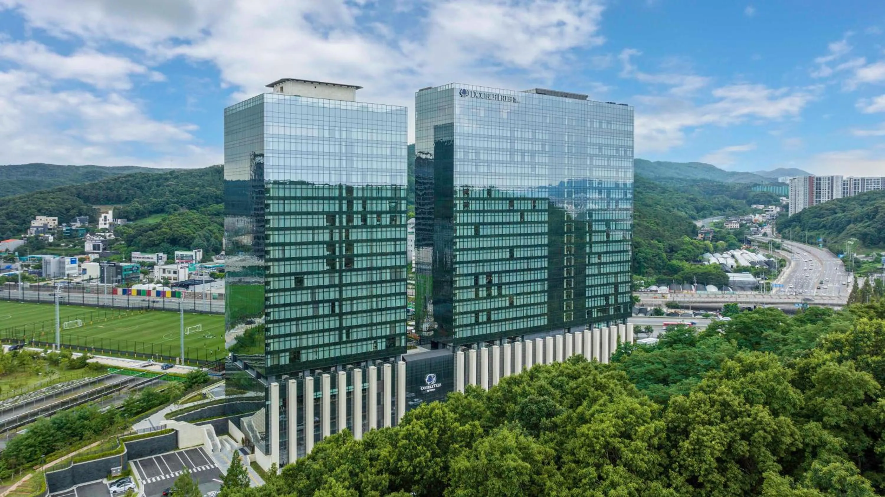 Property building in DoubleTree By Hilton Seoul Pangyo Residences