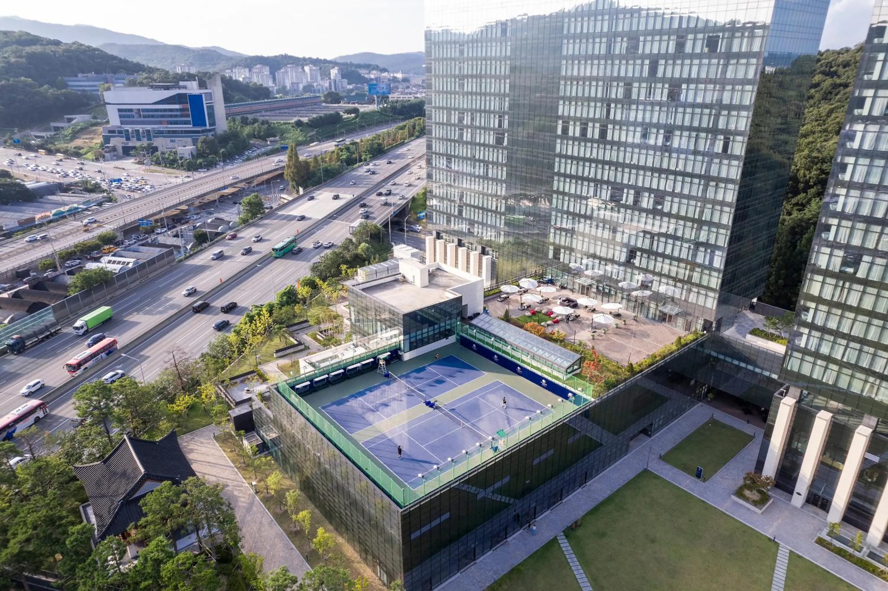 Property building in DoubleTree By Hilton Seoul Pangyo Residences