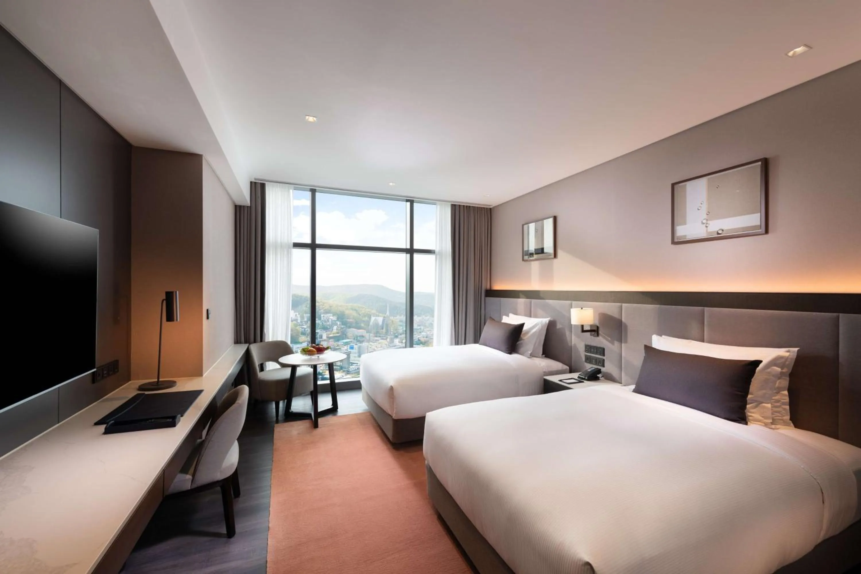 Bedroom, Bed in DoubleTree By Hilton Seoul Pangyo