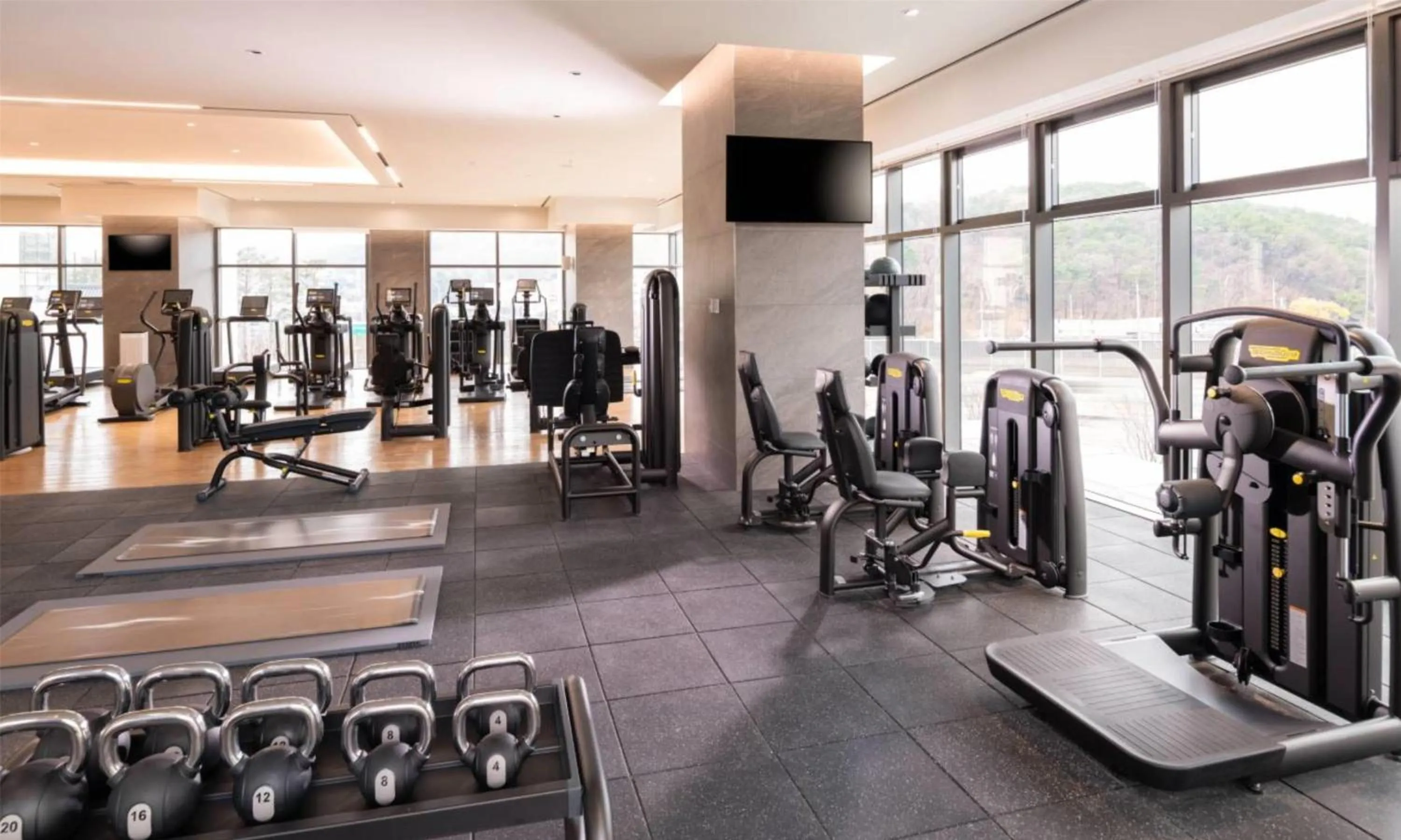 Fitness centre/facilities in DoubleTree By Hilton Seoul Pangyo