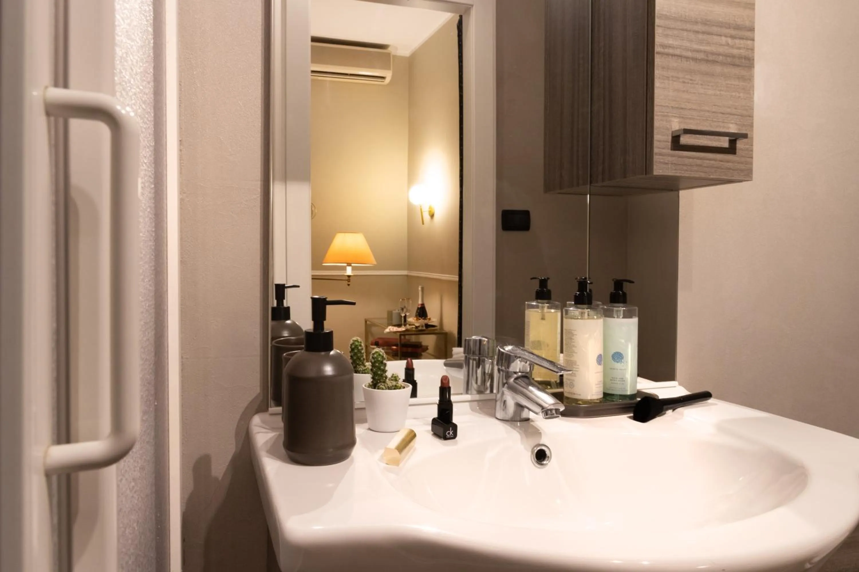 Bathroom in Fair Suite Roma Termini