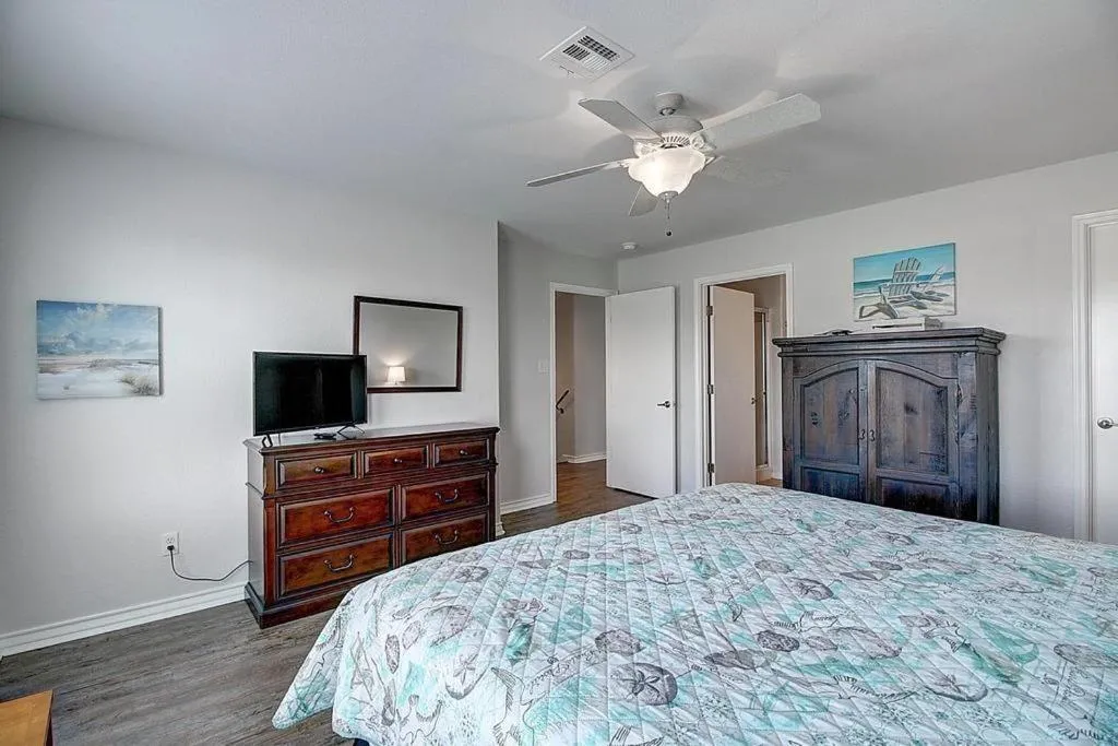 Property building, Bed in A Lime In The Sand