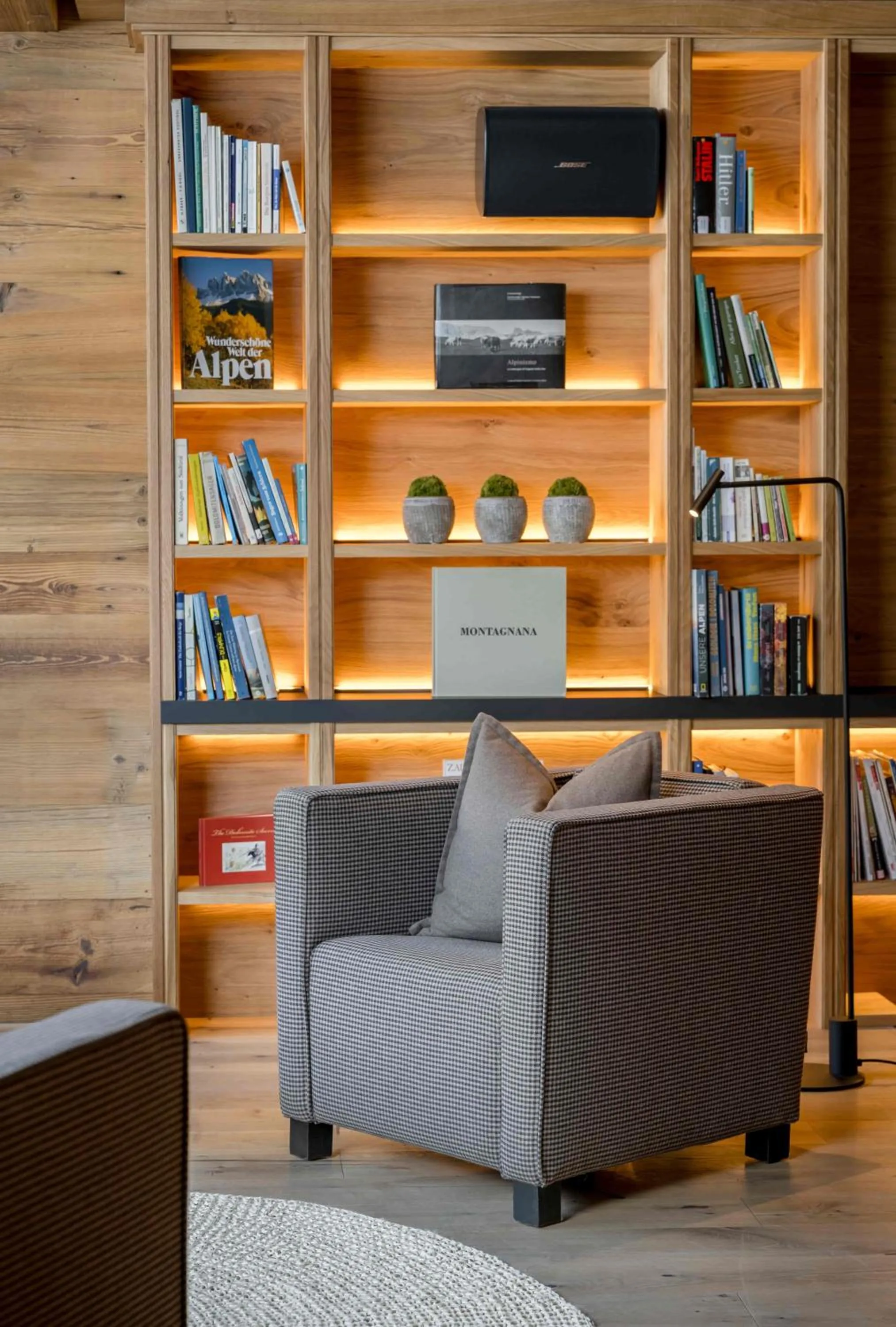 Communal lounge/ TV room in Cyprianerhof Dolomit Resort