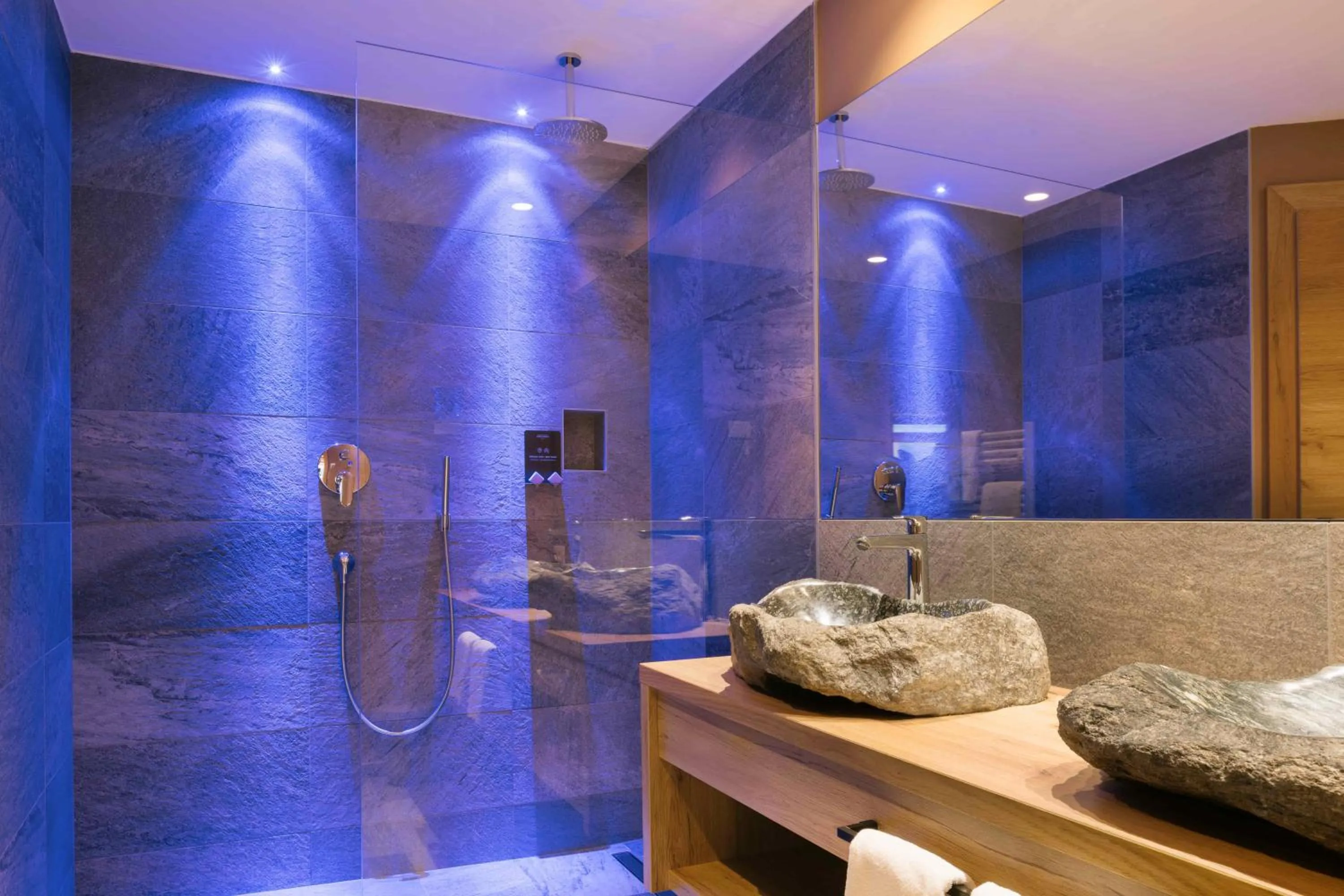 Shower in Cyprianerhof Dolomit Resort