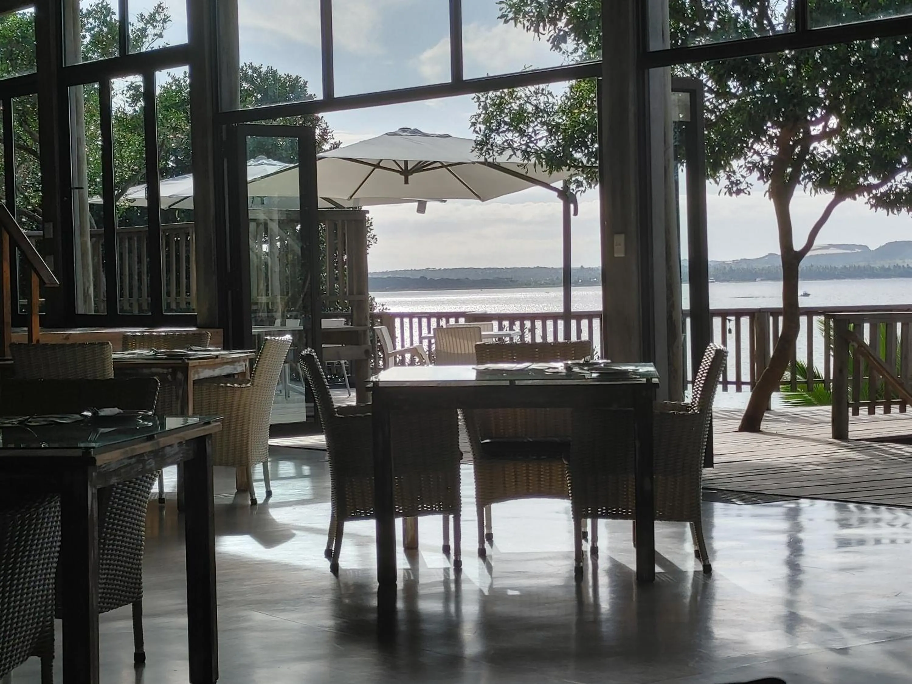 Restaurant/places to eat in Mukumbura Lodge Bilene