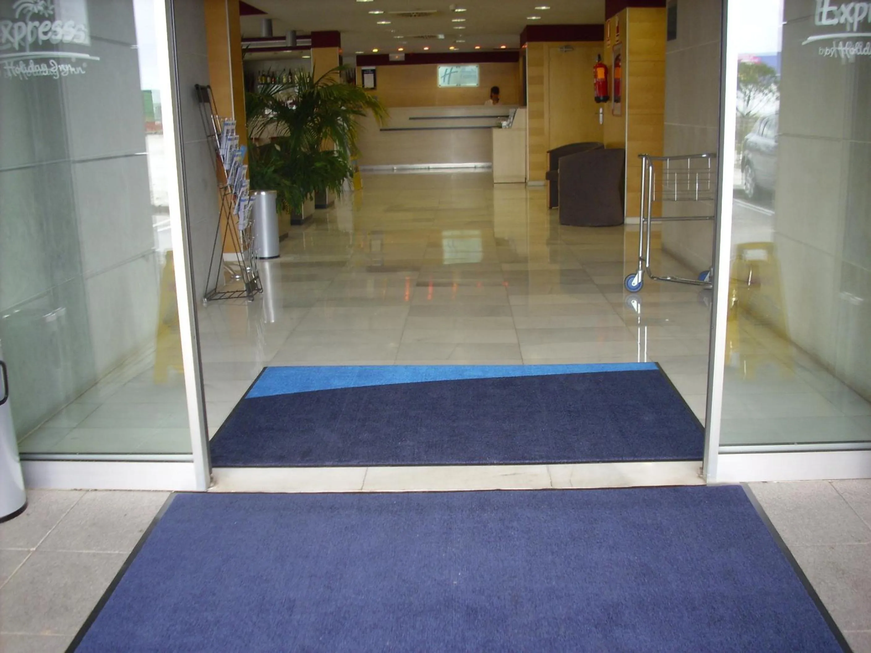Lobby or reception in Holiday Inn Express Madrid-Alcorcón by IHG