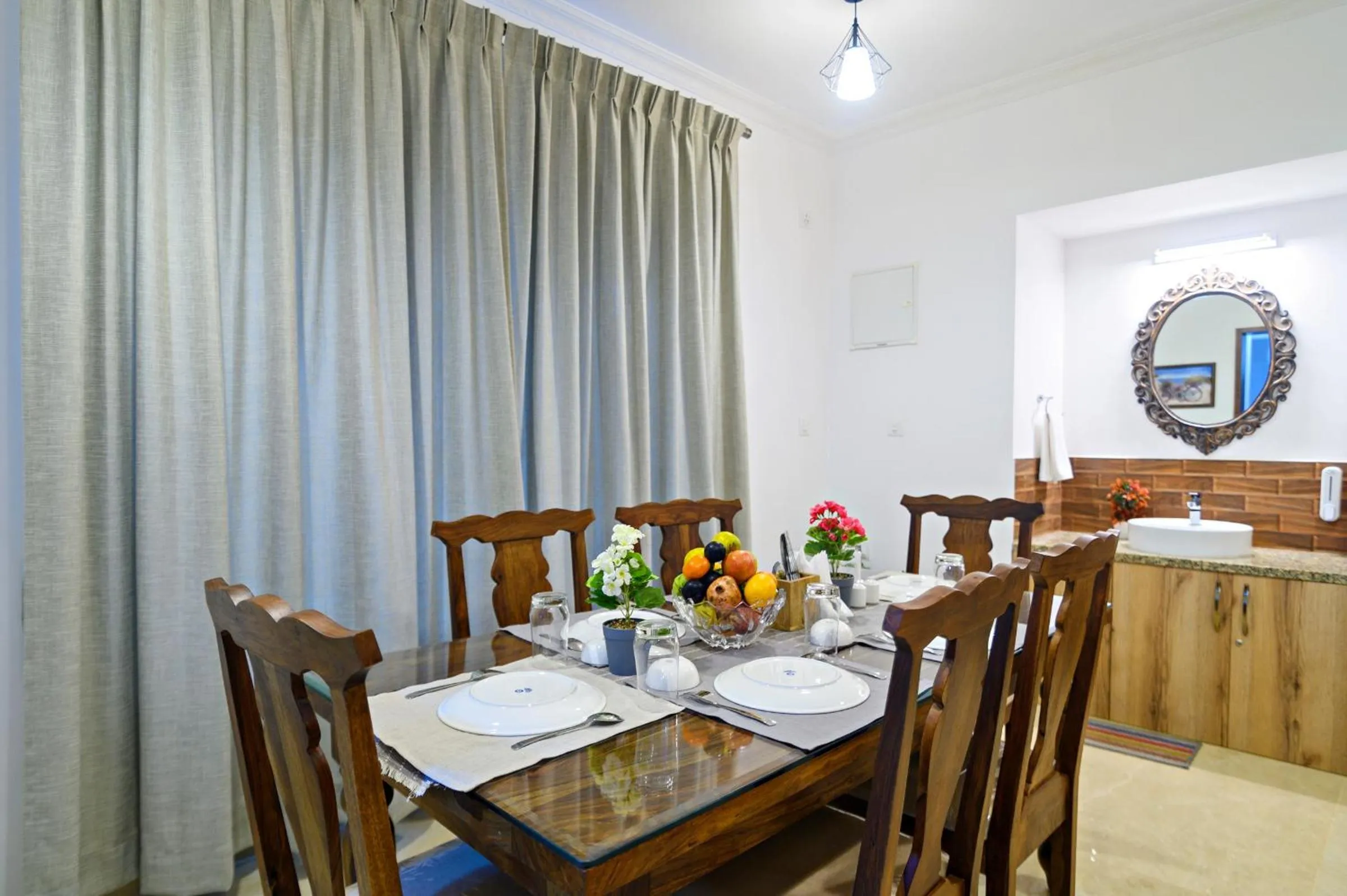 Dining area in Lotus & Orchid Villas by Ramnath Homes