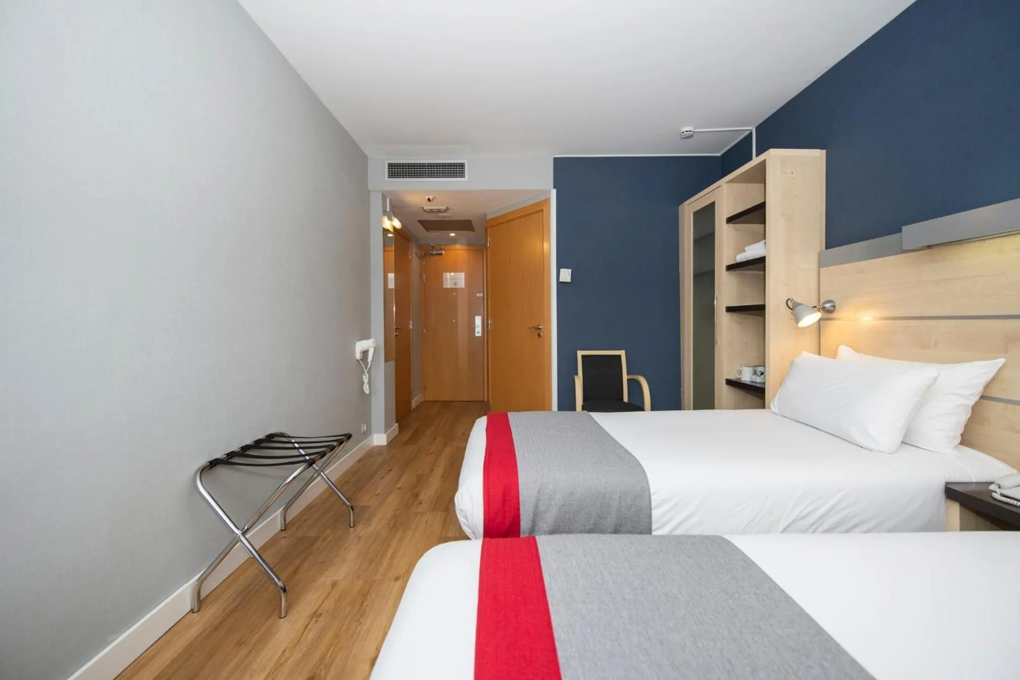 Photo of the whole room, Bed in Holiday Inn Express Molins de Rei by IHG