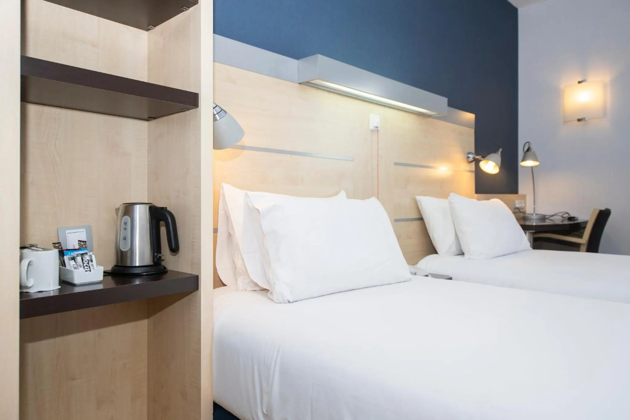 Photo of the whole room, Bed in Holiday Inn Express Molins de Rei by IHG