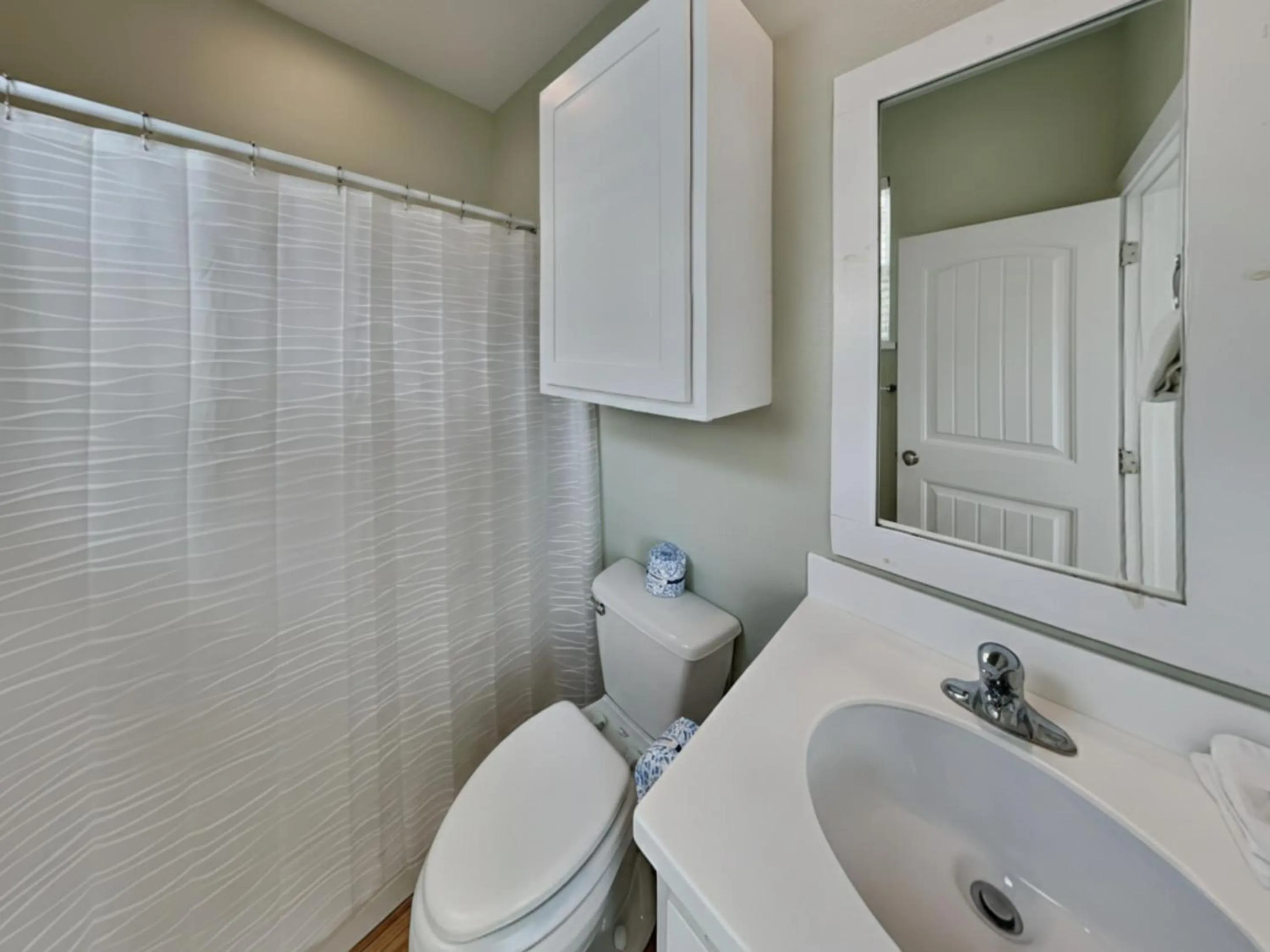 Shower in Beach Club 2