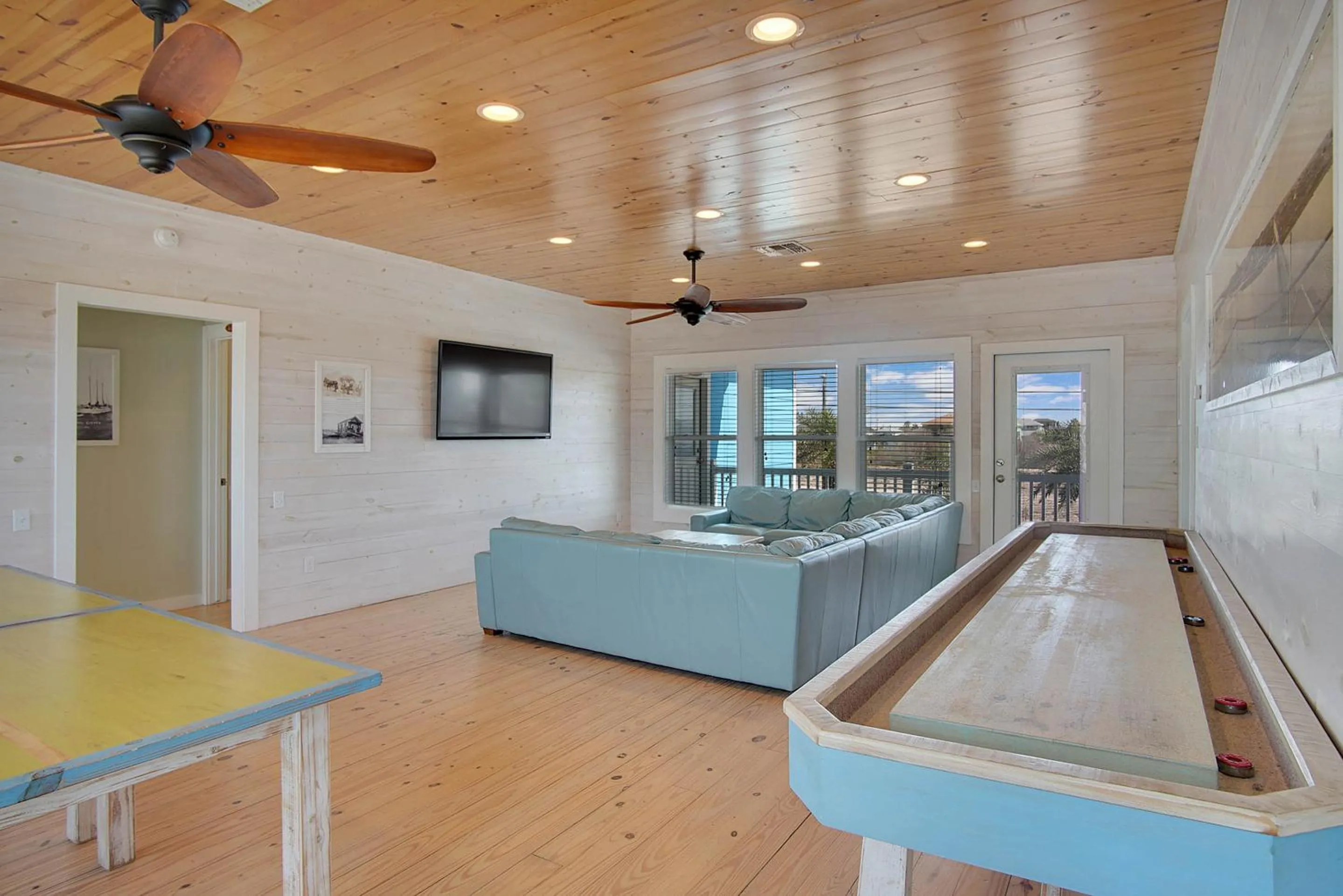 Property building in Beach Club 2