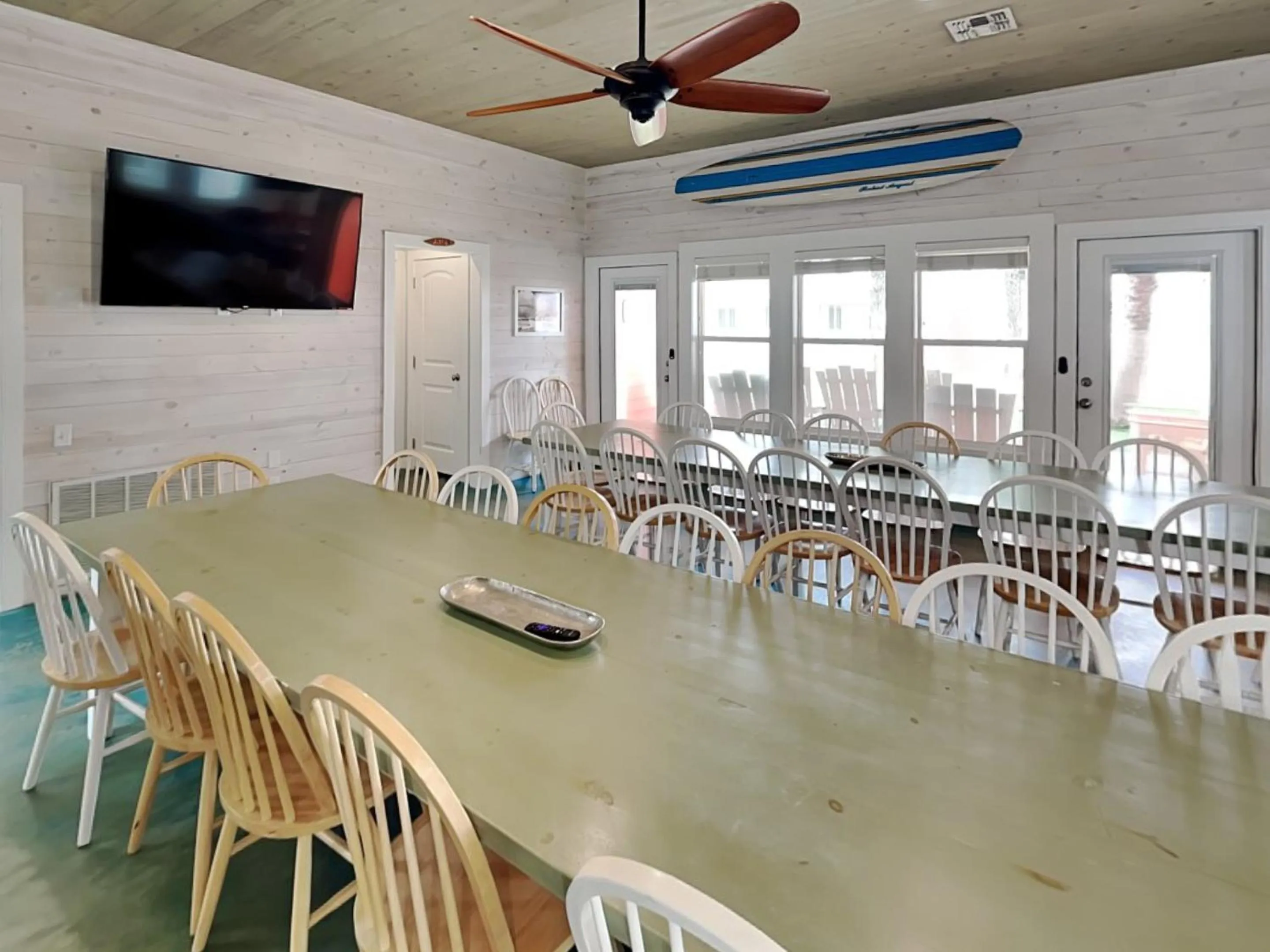 TV and multimedia in Beach Club 2