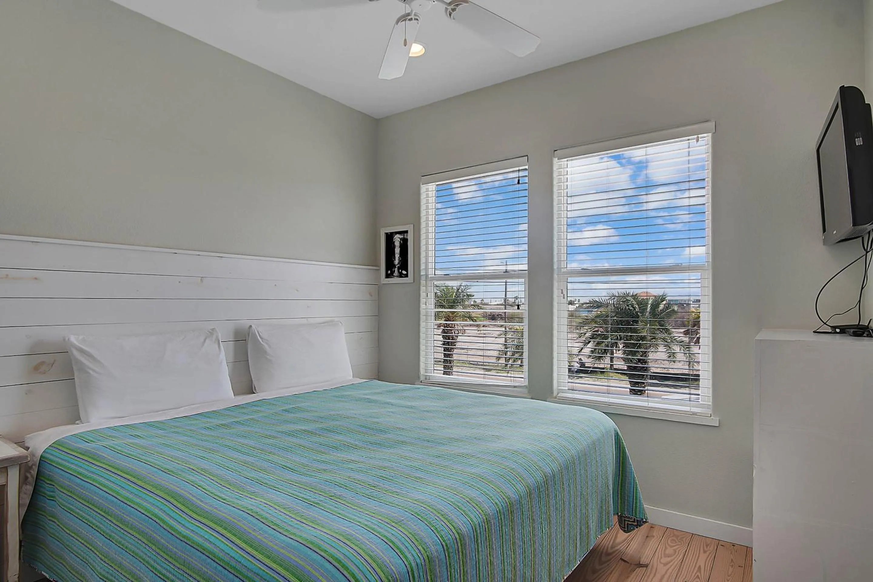 Property building, Bed in Beach Club 2