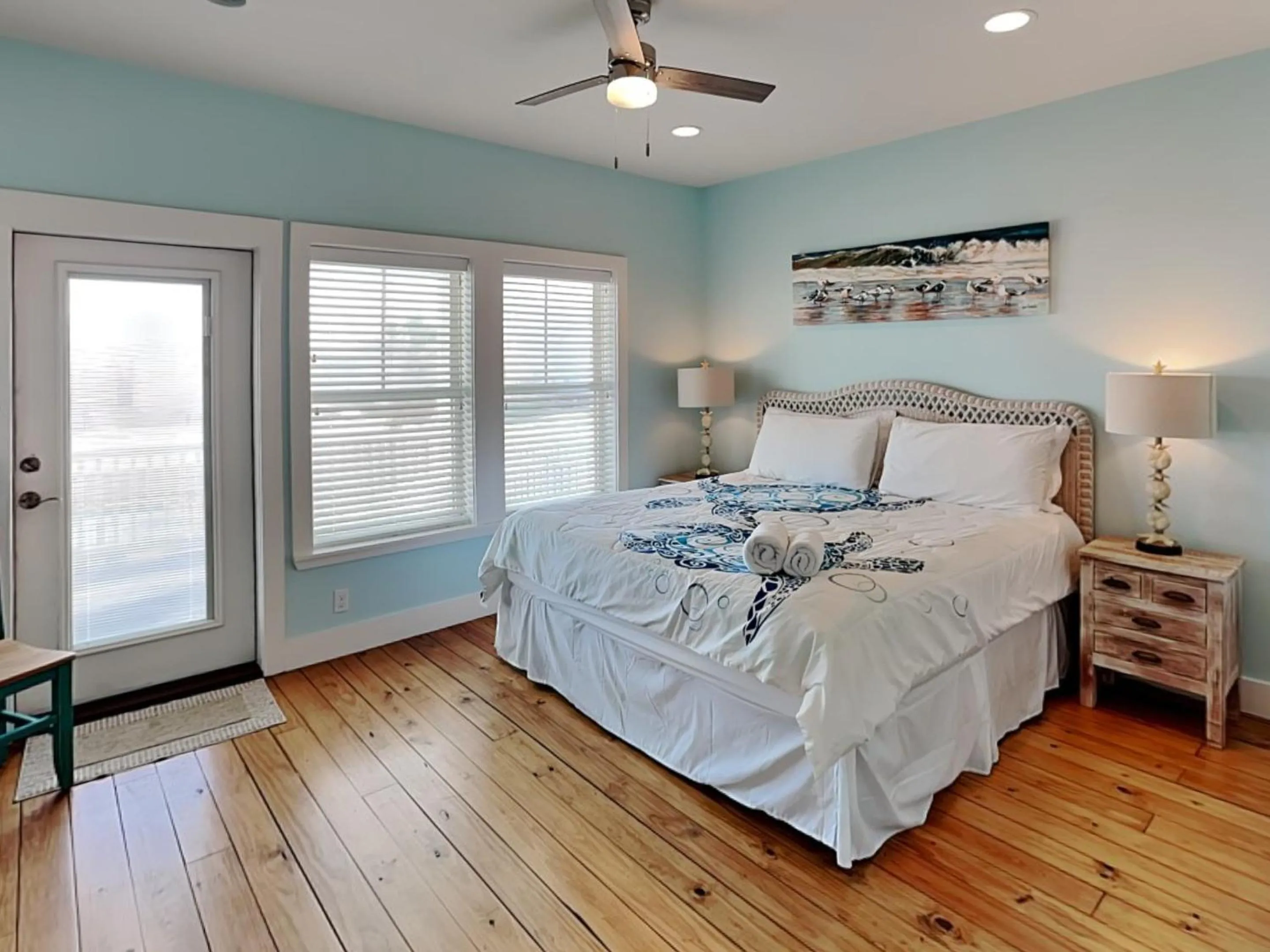 Bed in Turtle Paradise