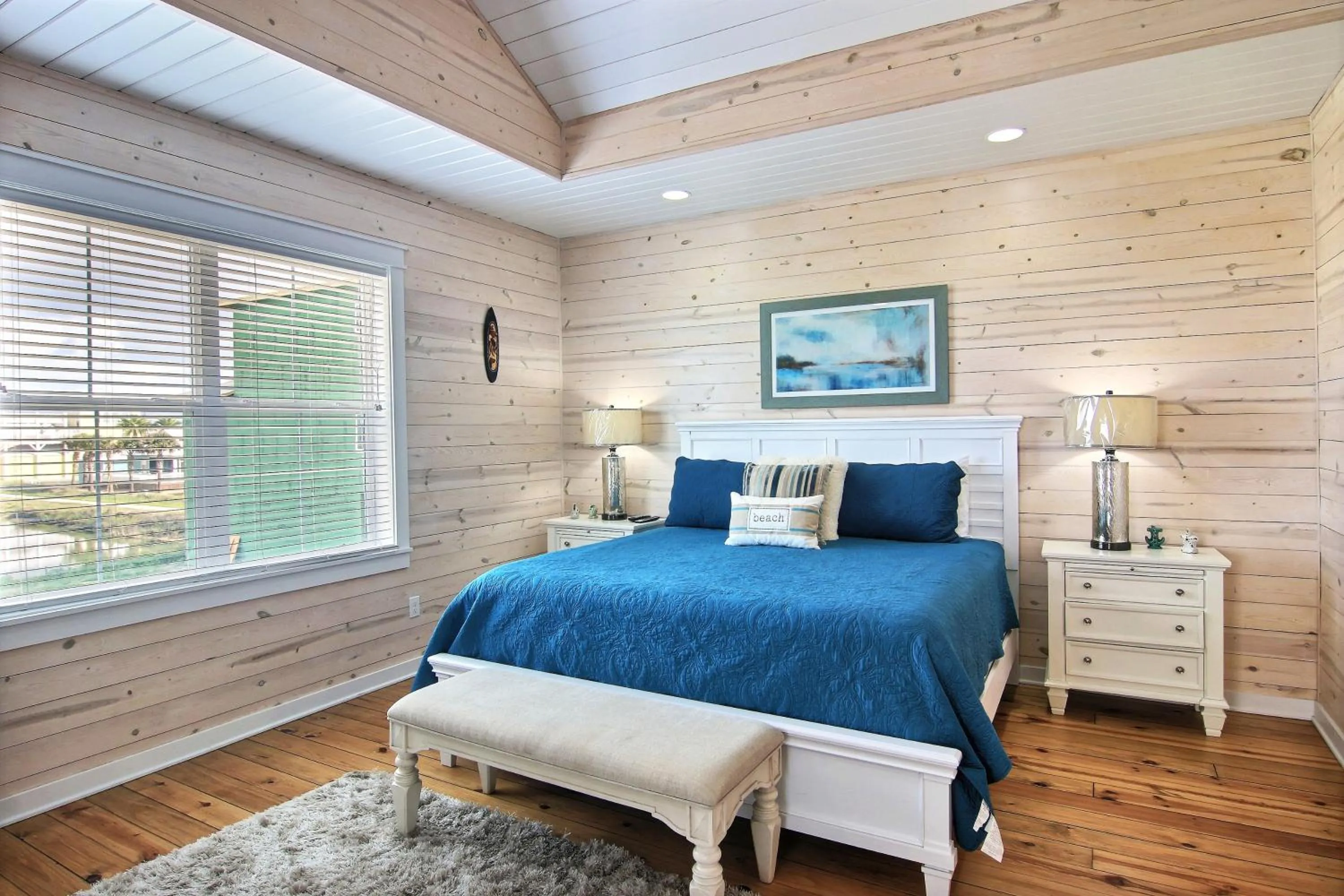 Property building, Bed in Kona Cove