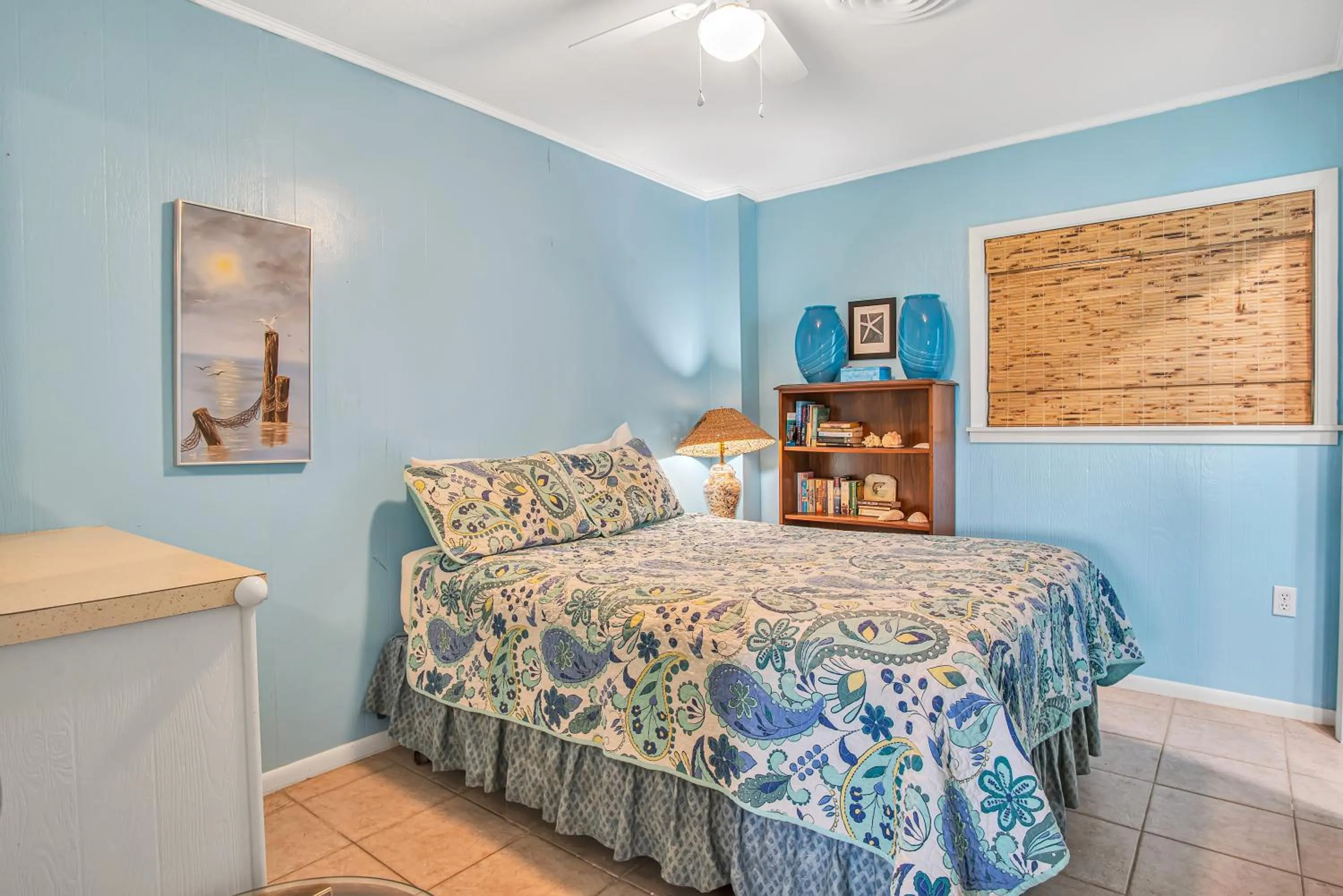 Property building, Bed in Paradise Retreat