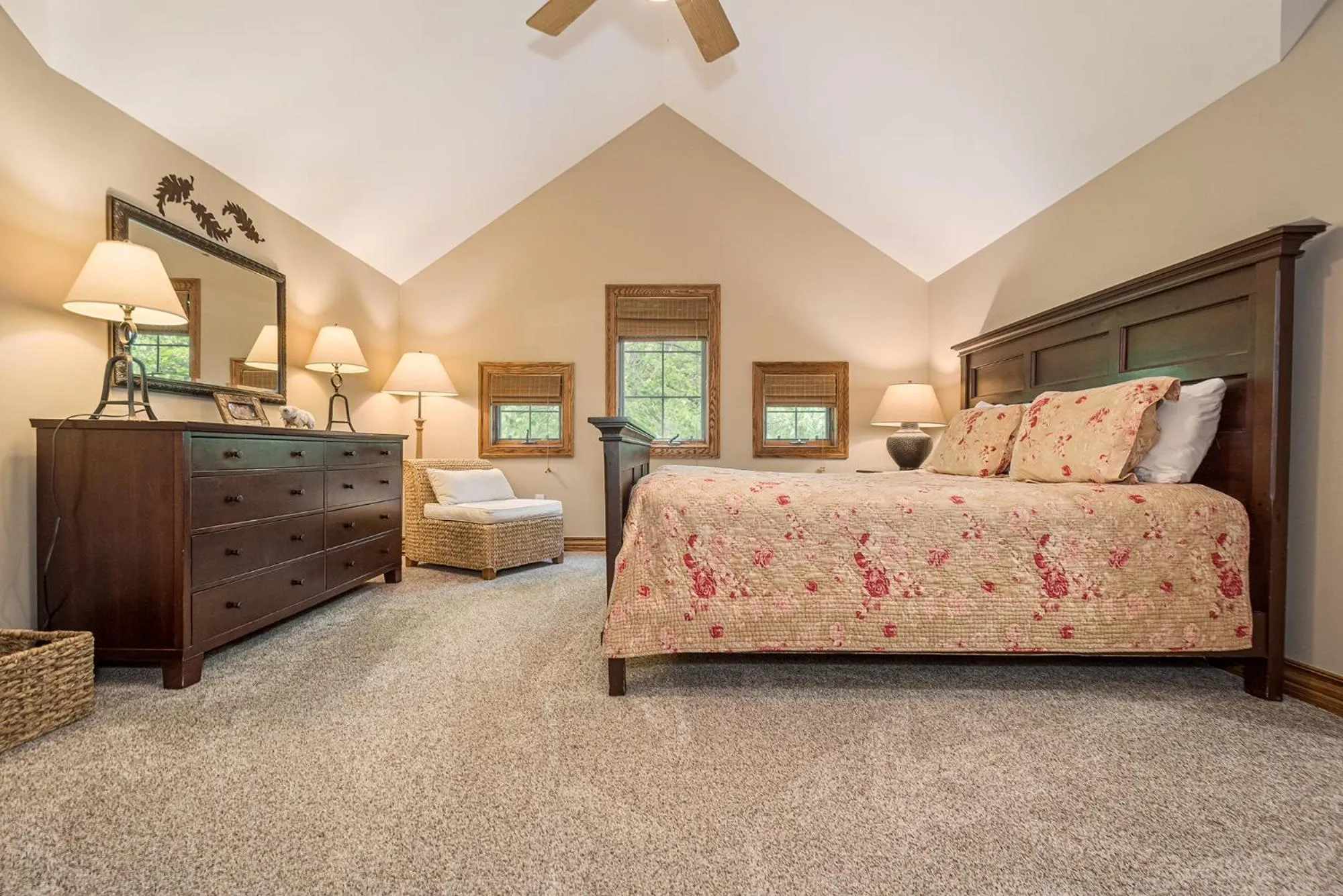 Property building, Bed in Stone Mountain Vista
