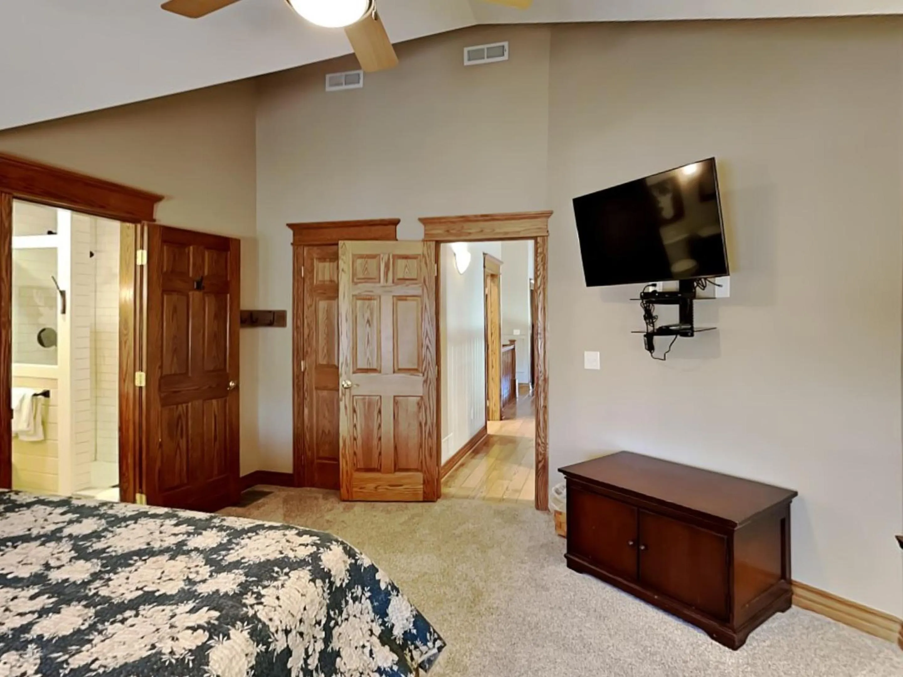 Bed in Stone Mountain Vista