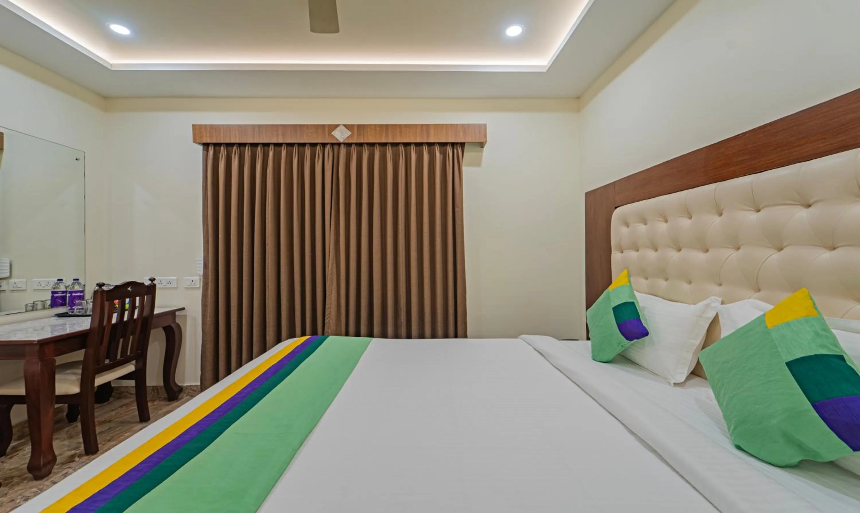 Bedroom, Bed in Treebo Aaravi Residency, 800 Mtrs From Promenade Beach