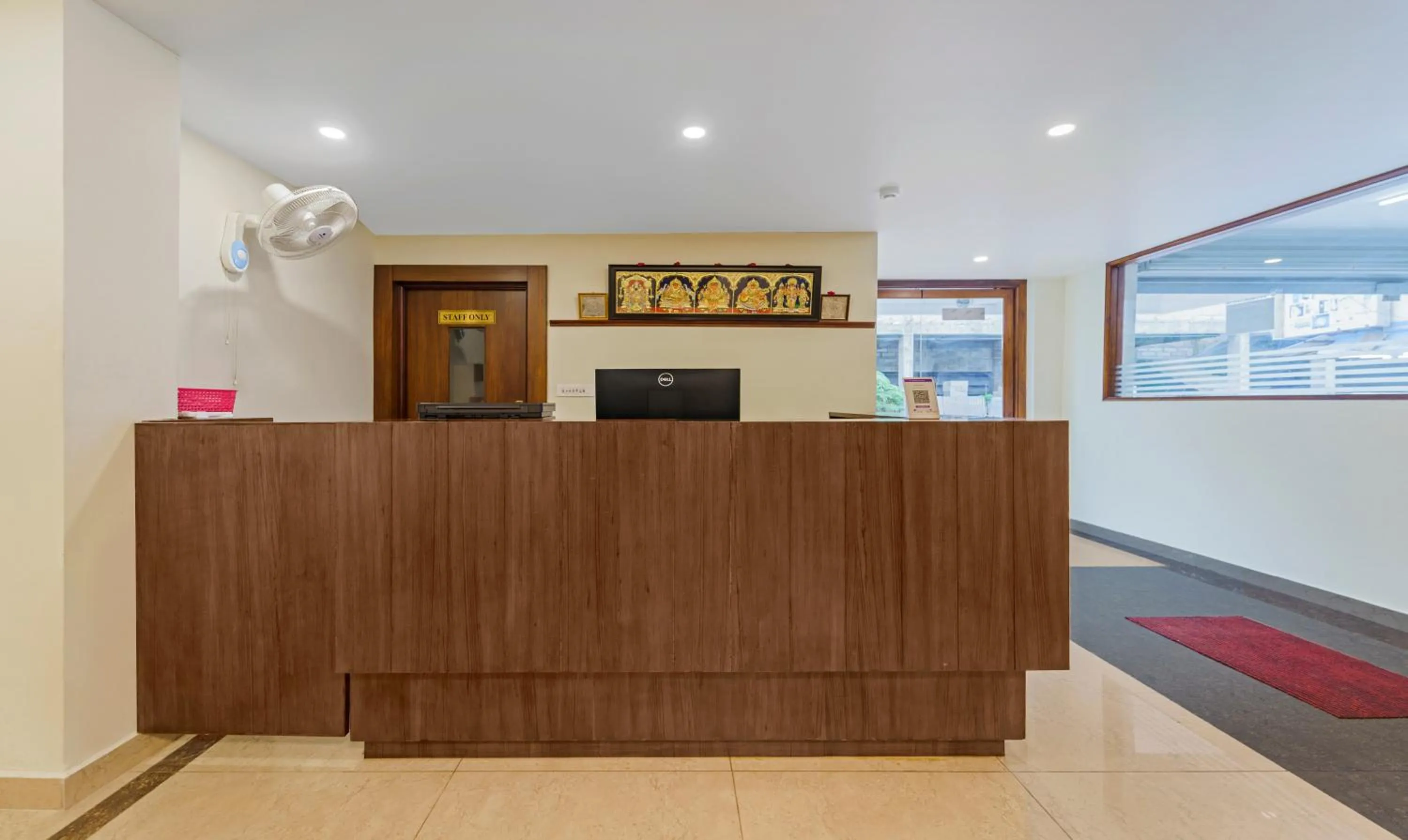 Lobby or reception in Treebo Aaravi Residency, 800 Mtrs From Promenade Beach