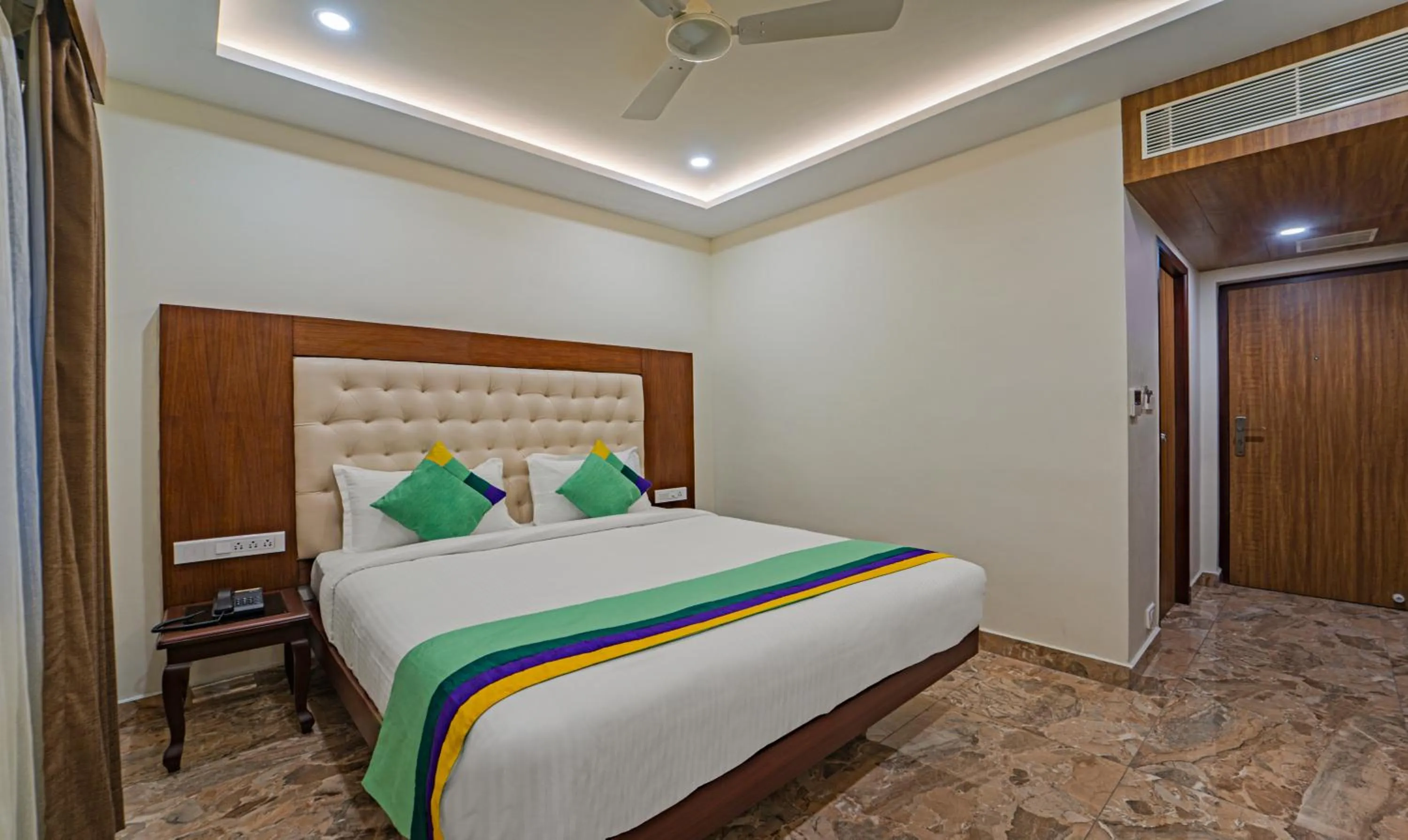 Bedroom, Bed in Treebo Aaravi Residency, 800 Mtrs From Promenade Beach