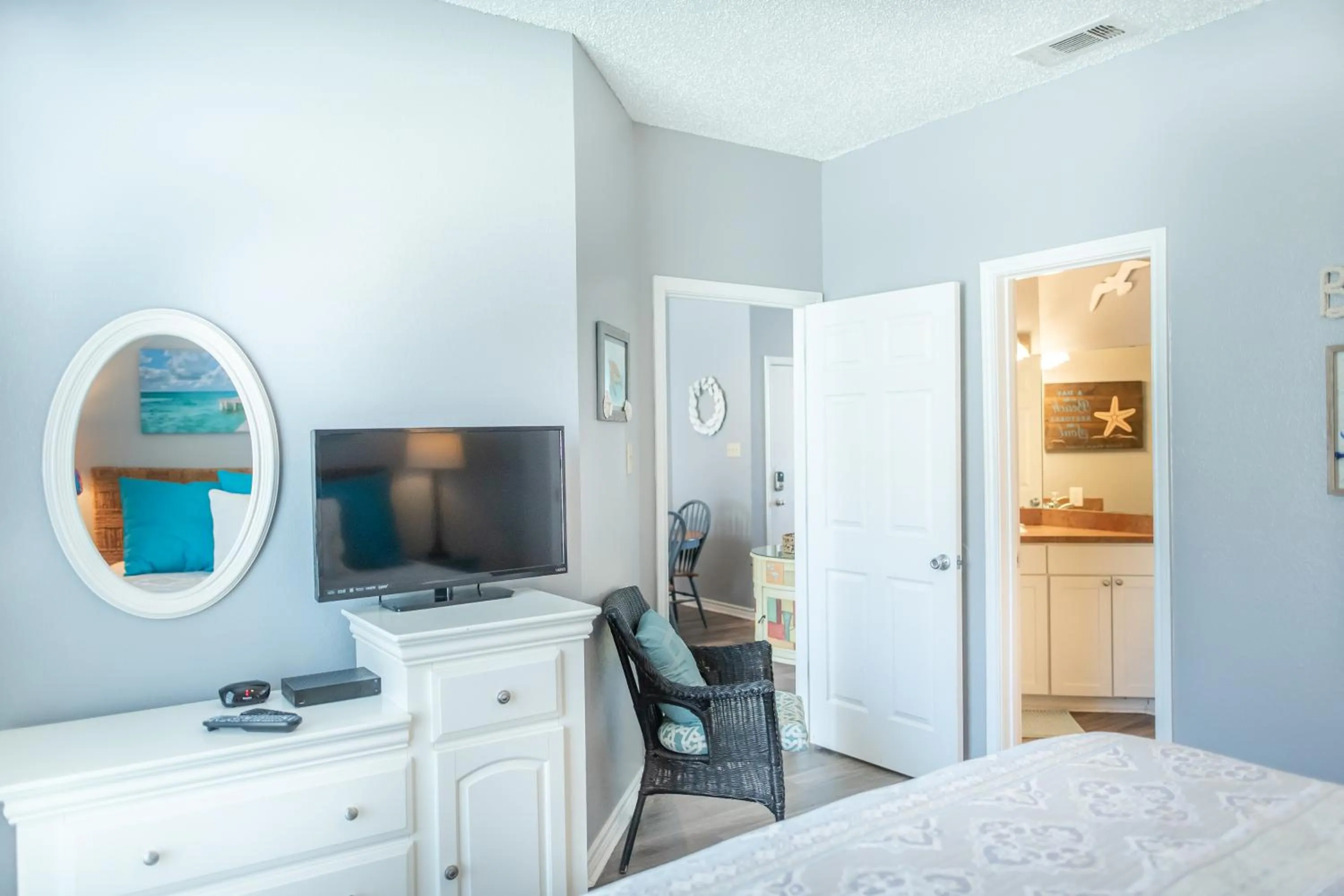 Property building, Bed in Toes In The Water