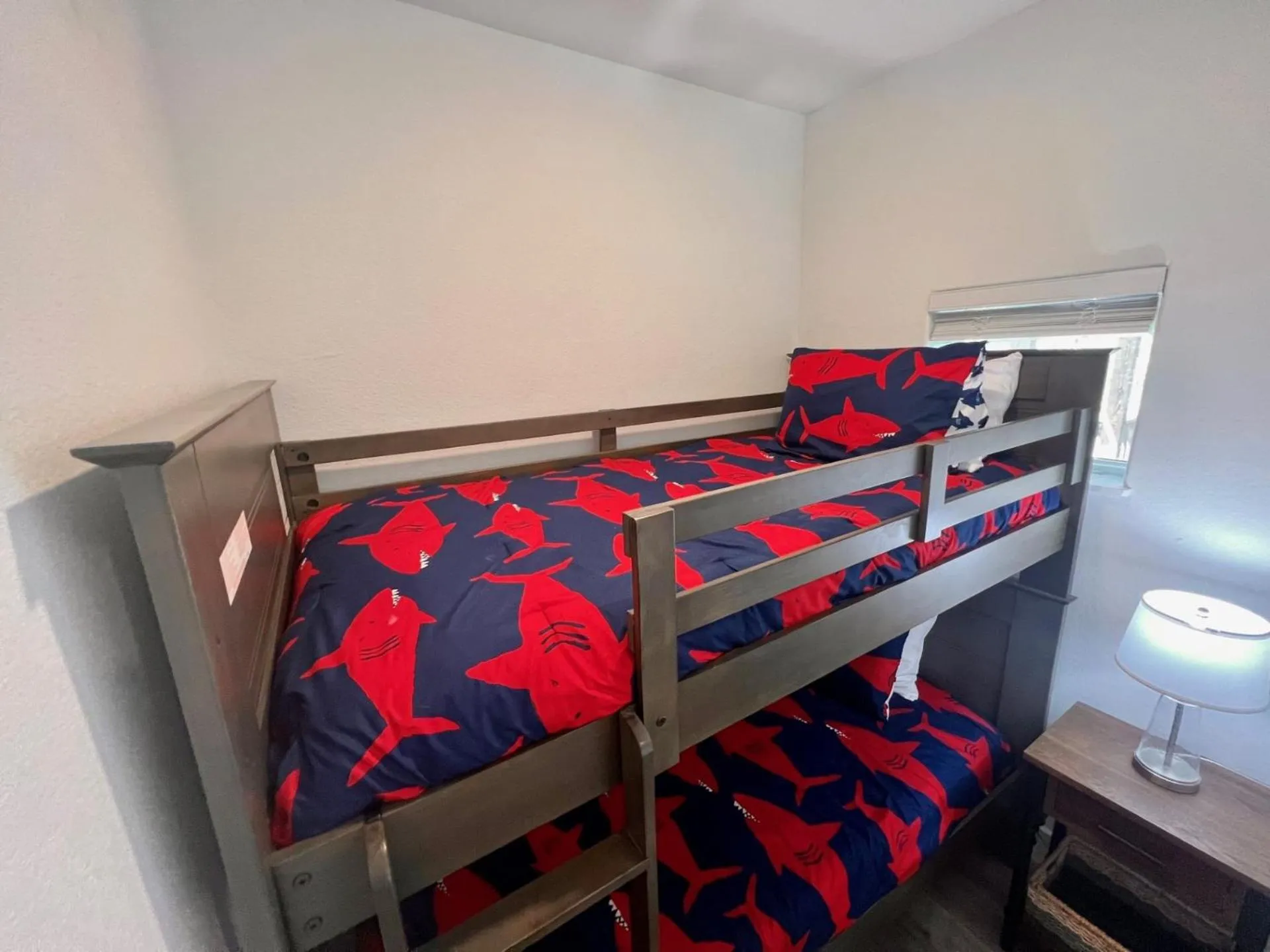 Property building, Bed in Casa De Poe