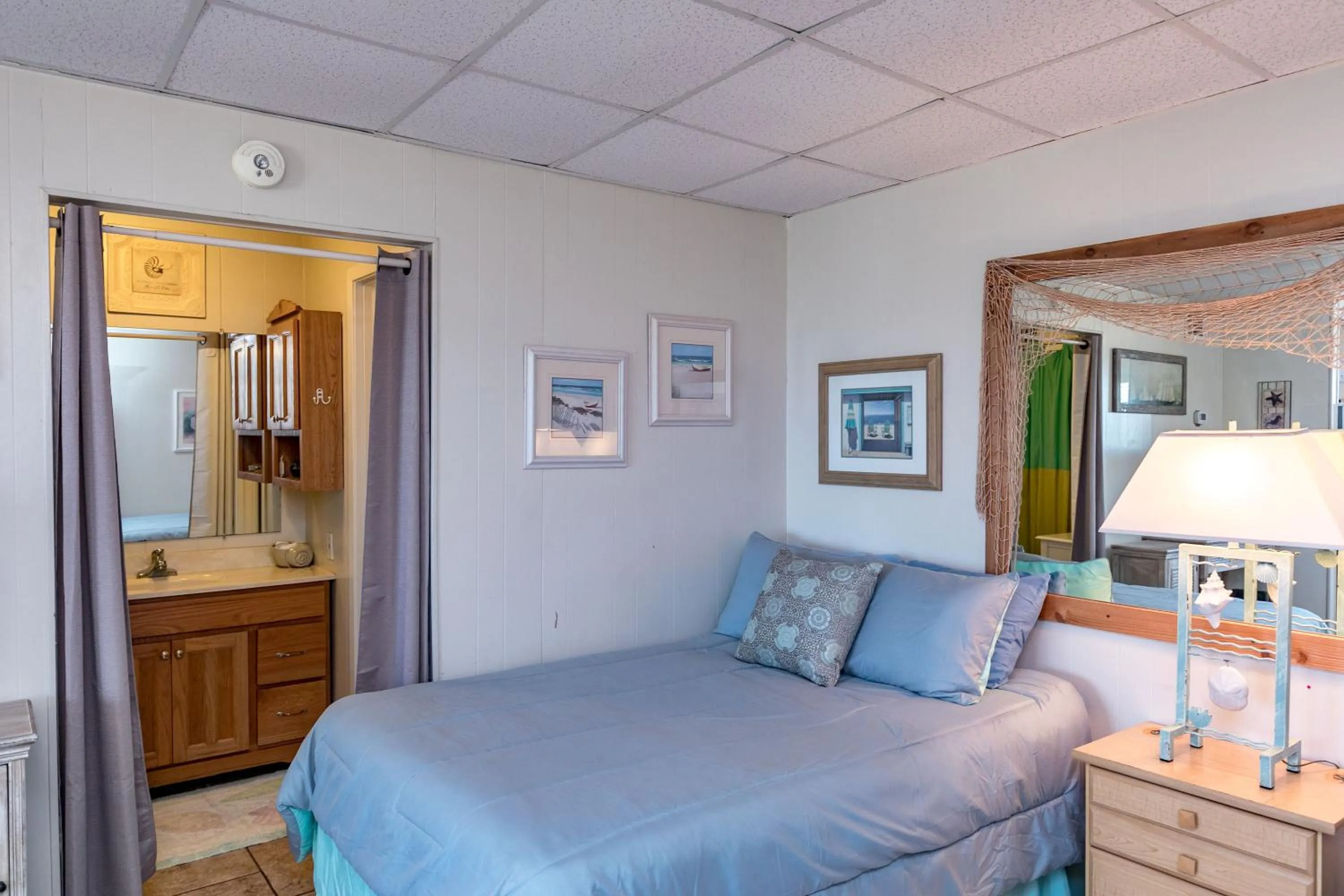 Property building, Bed in Buried Treasure