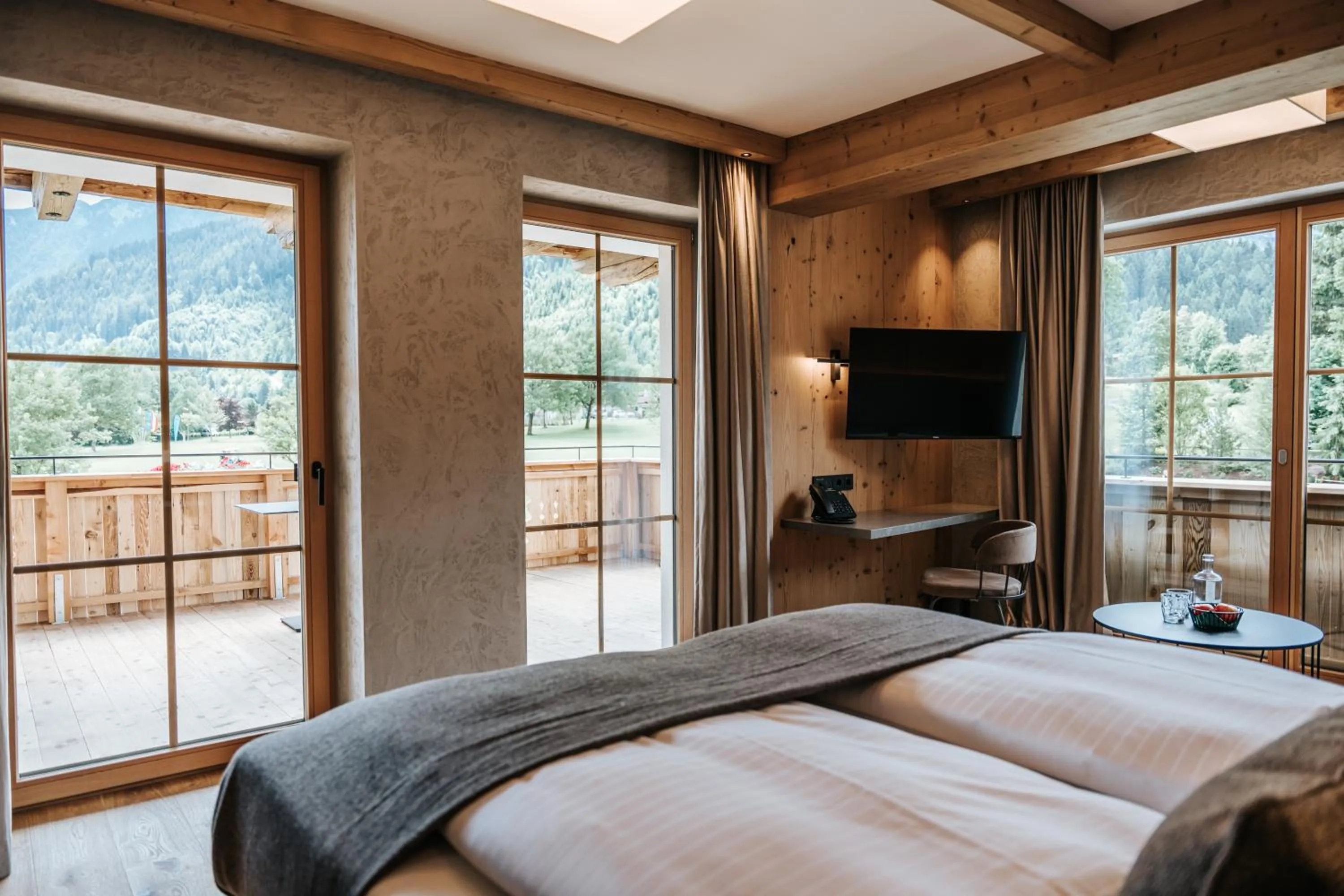 TV and multimedia, Bed in NOVA Moments Boutique Hotel