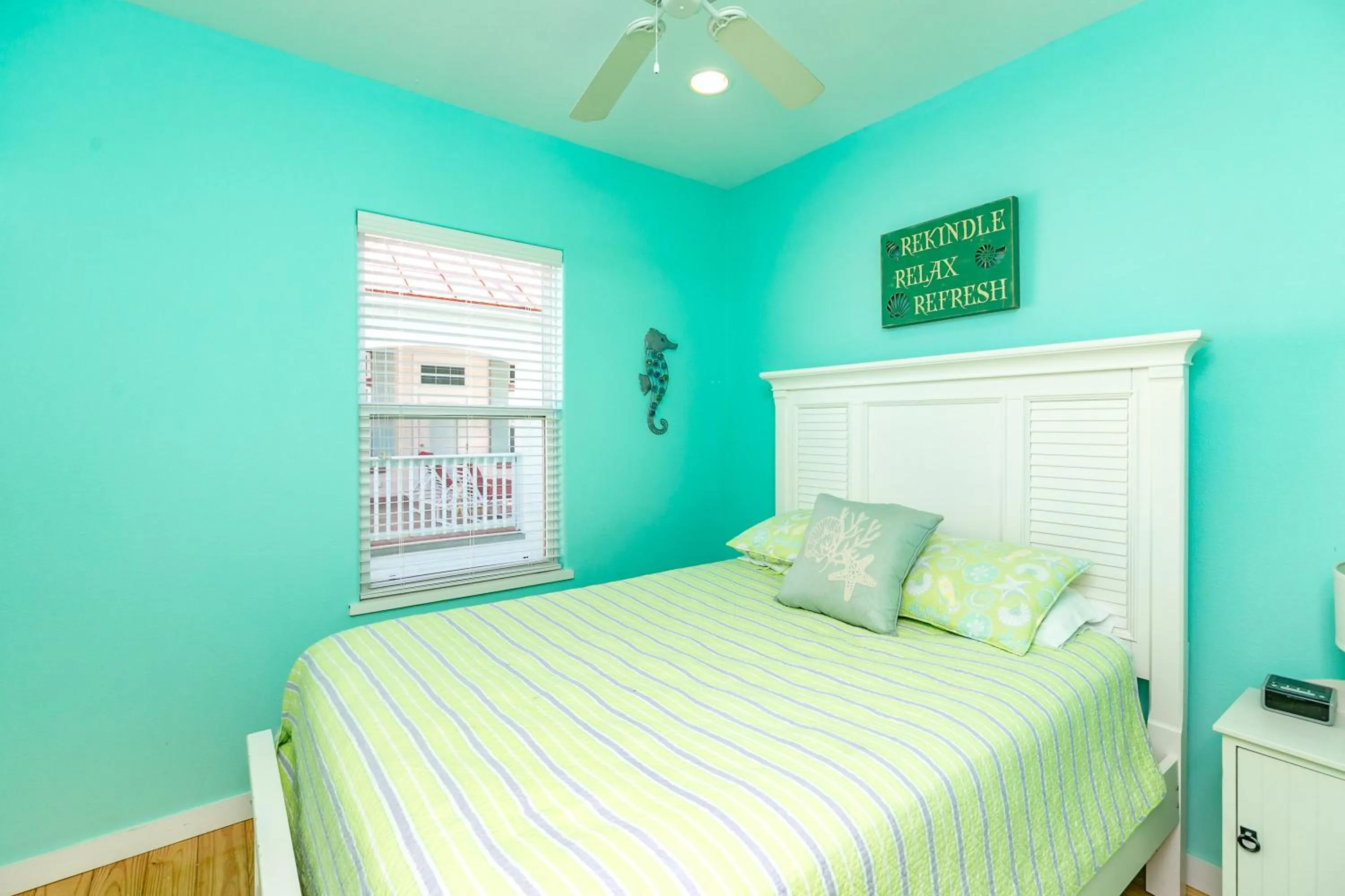 Property building, Bed in Port A Paradise