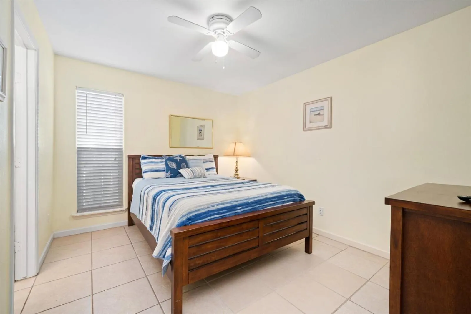 Property building, Bed in Coastal Soul