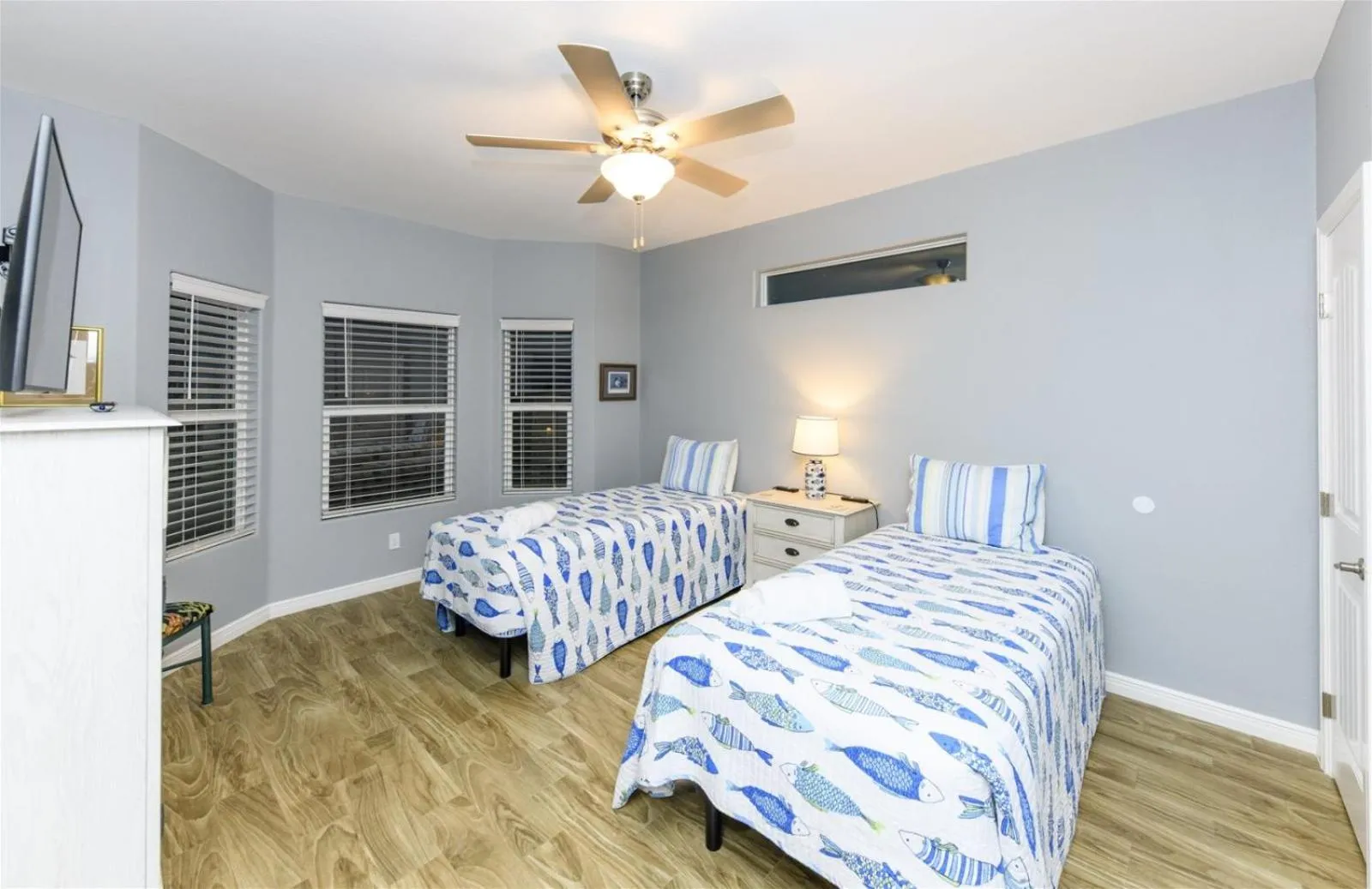 Property building, Bed in Blue -Crab- Cove