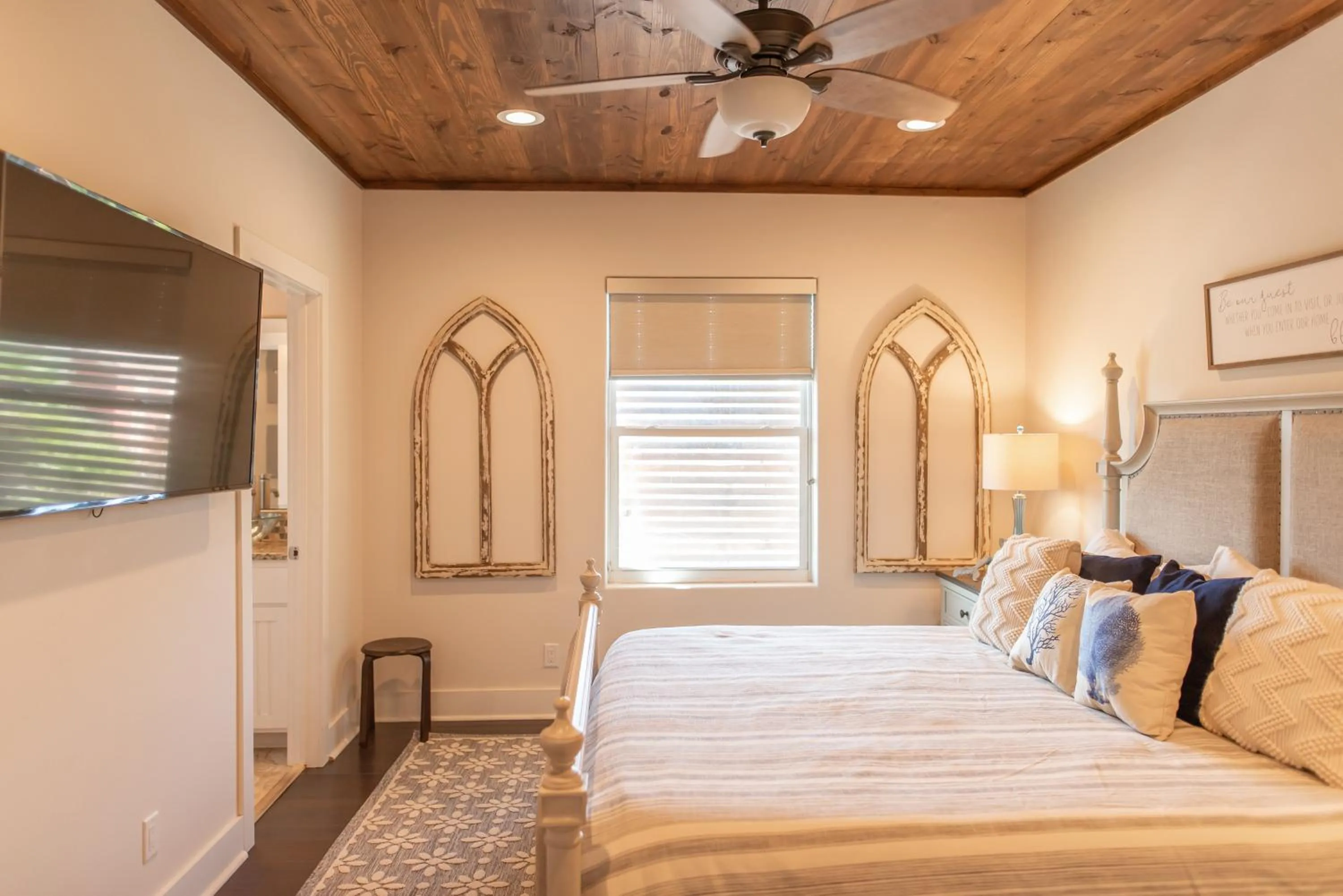 Property building, Bed in Getaway