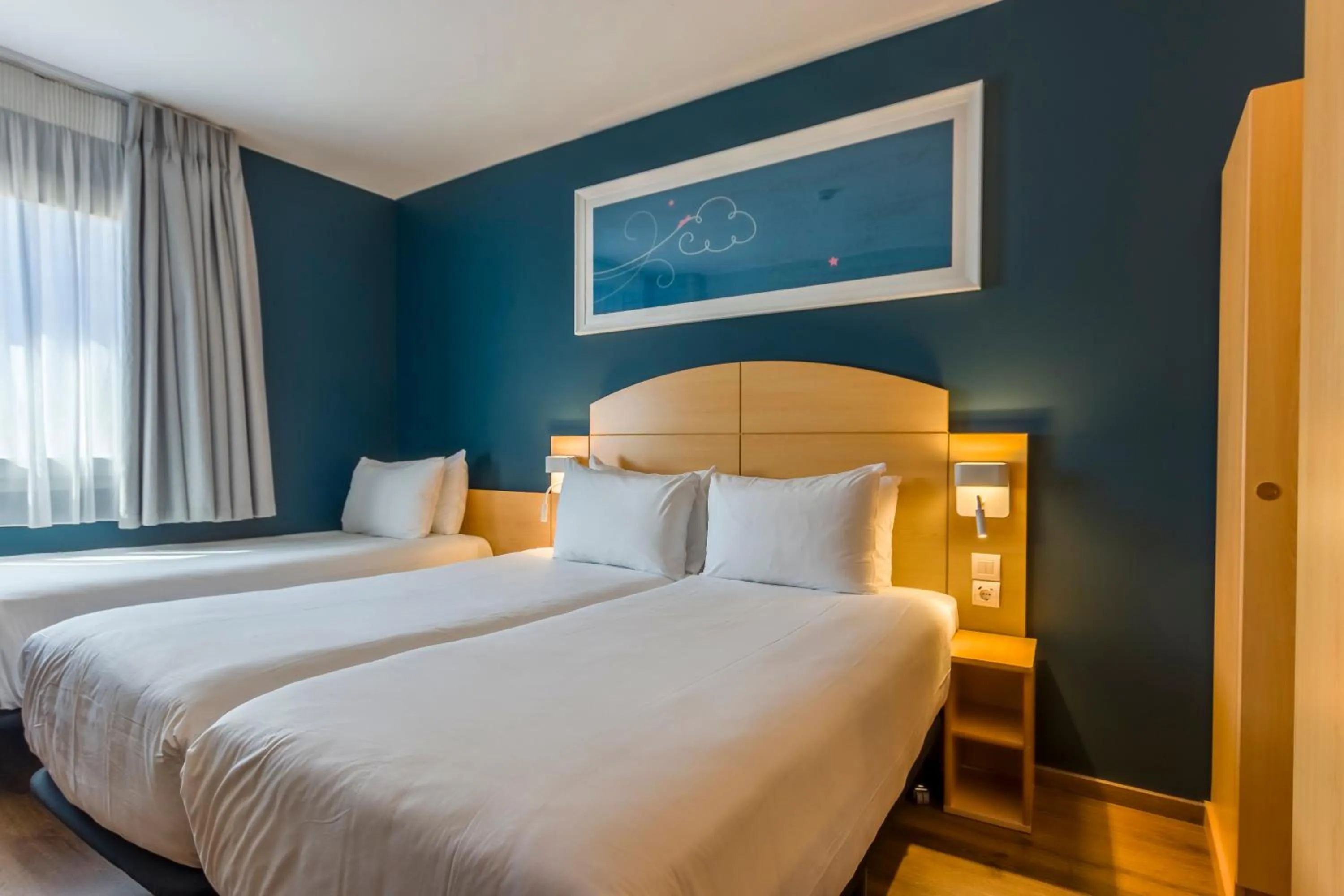 Bed in Travelodge Madrid Alcalá de Henares