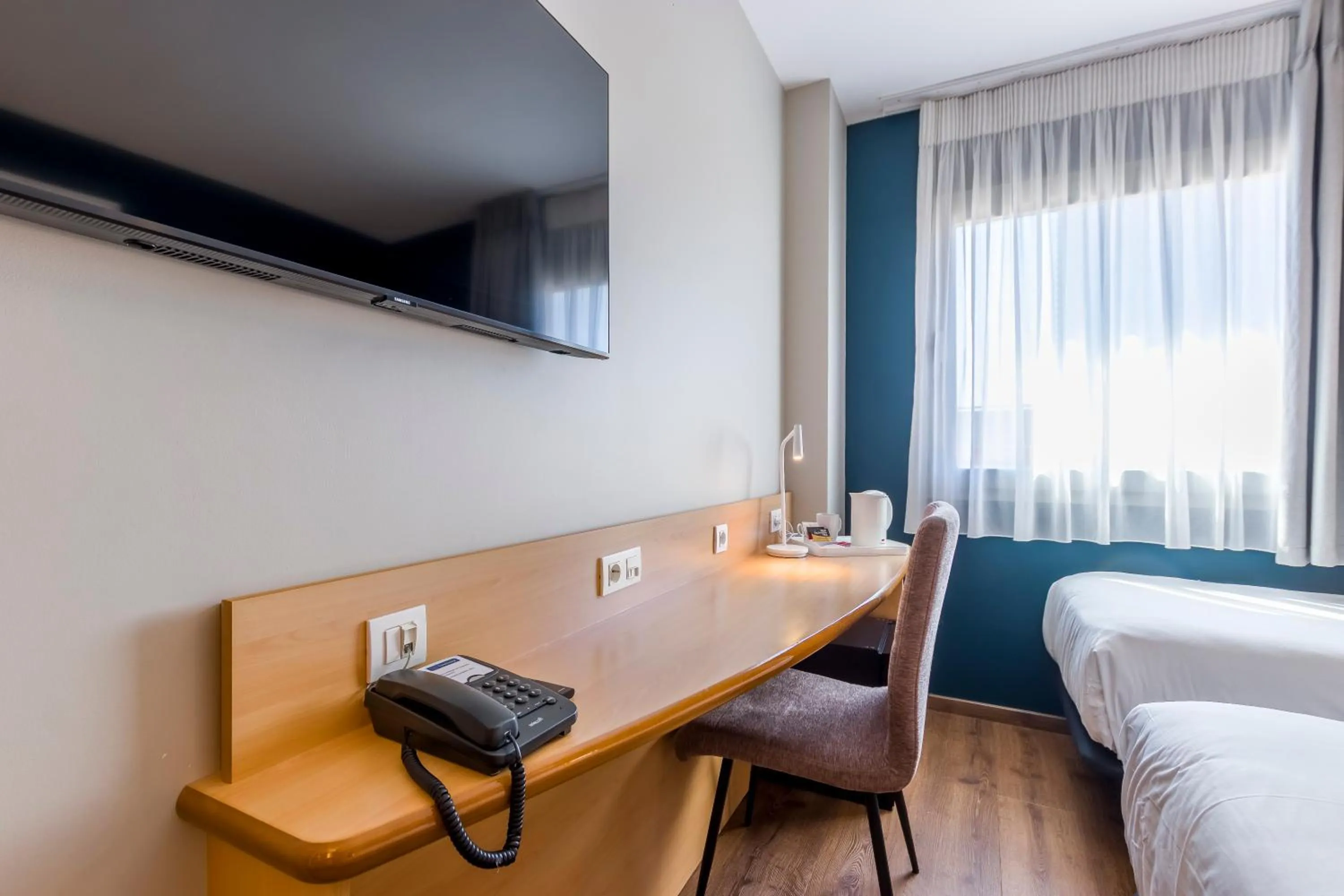 Bed in Travelodge Madrid Alcalá de Henares